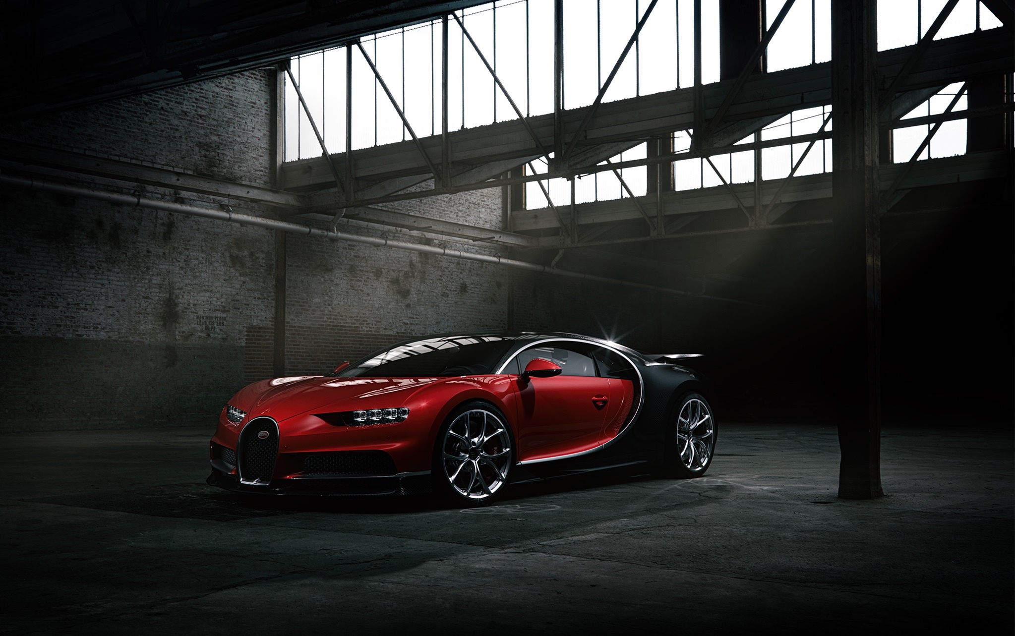 Bugatti Chiron черно красная