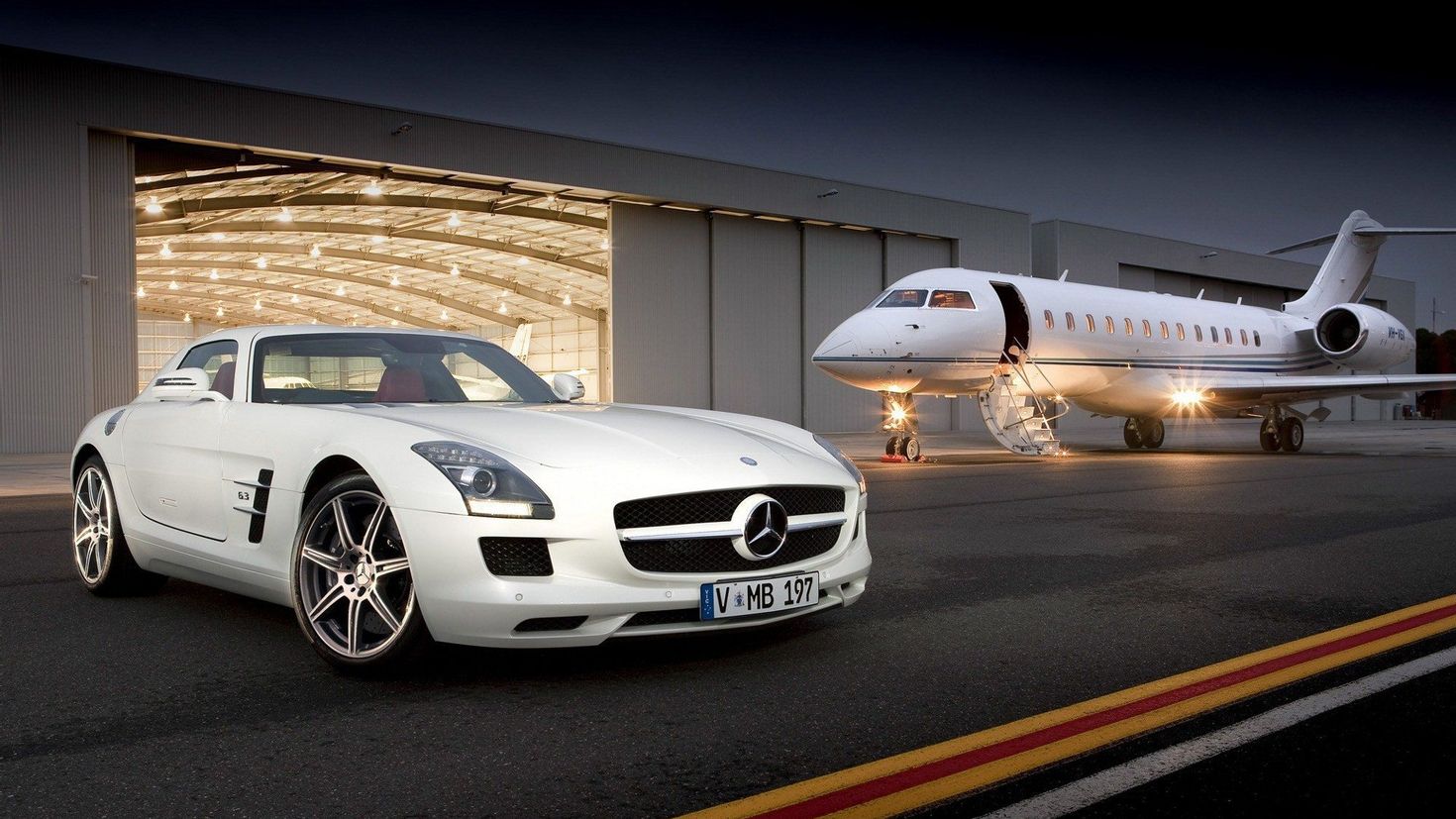 Car plane. Мерседес СЛС АМГ 2021. Mercedes SLS AMG 2020 обои. Mercedes SLS AMG 2007. Мерседес SLS 1960.