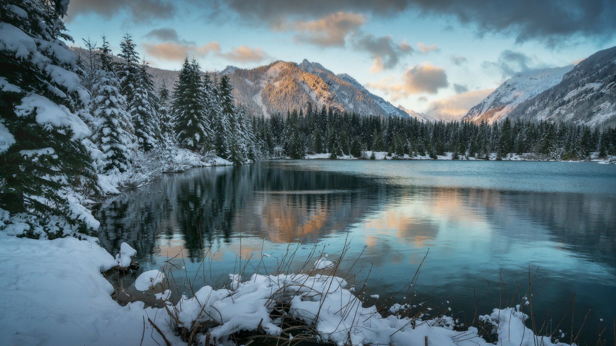 озеро зимой красивые