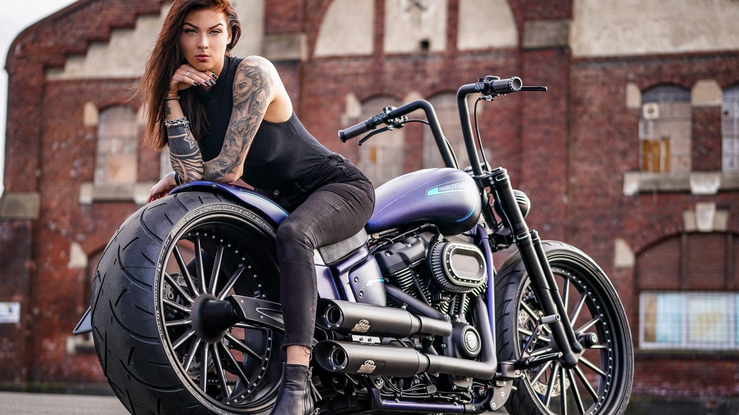 Ночные обои для рабочего стола Harley Davidson