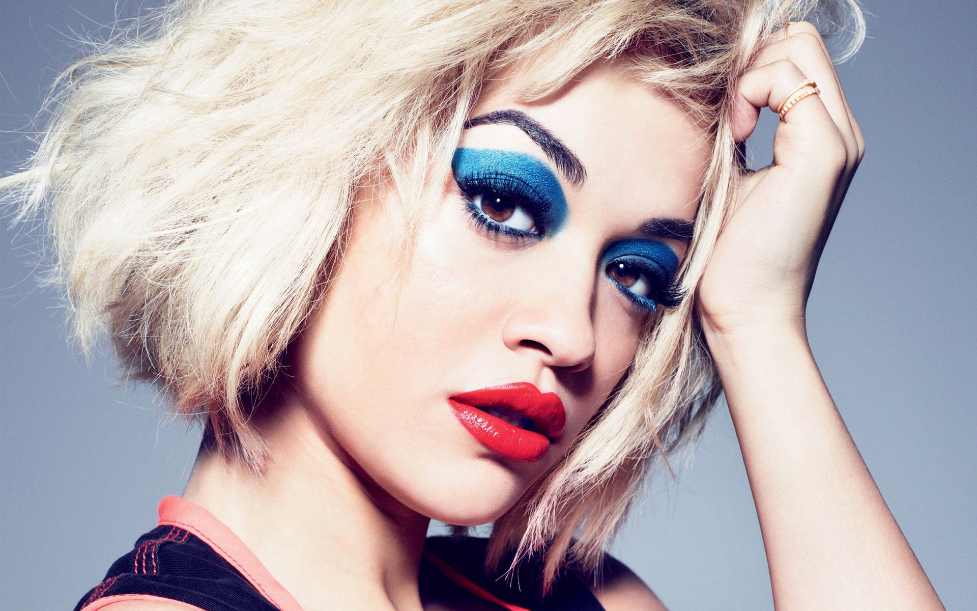 Free download wallpaper Music, Singer, Blonde, English, Face, Makeup, Brown Eyes, Short Hair, Lipstick, Rita Ora on your PC desktop