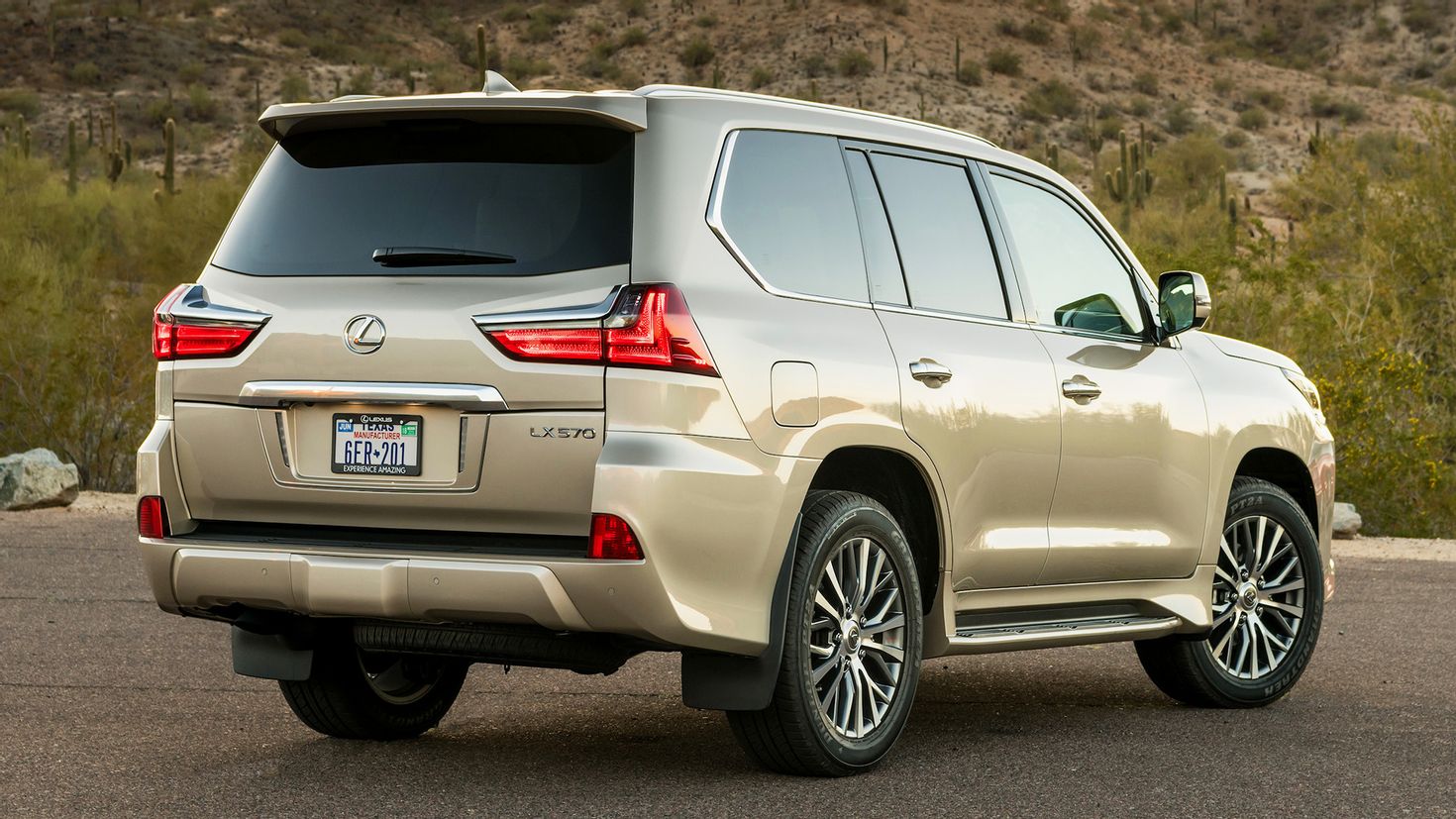 Lexus LX 370