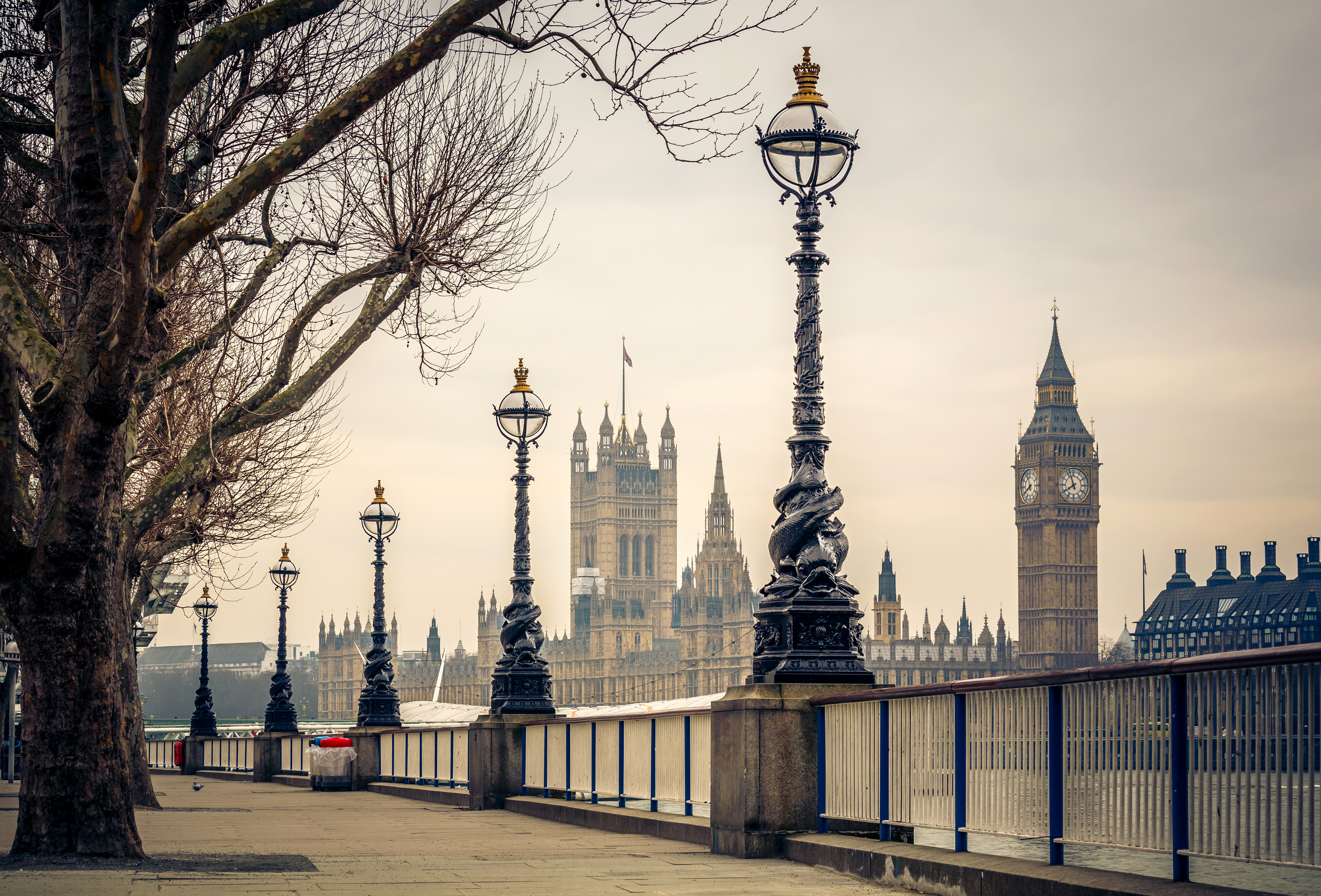 Handy-Wallpaper London, Big Ben, Monument, Vereinigtes Königreich, Palast Von Westminster, Menschengemacht, Laternenmast, Paläste kostenlos herunterladen.