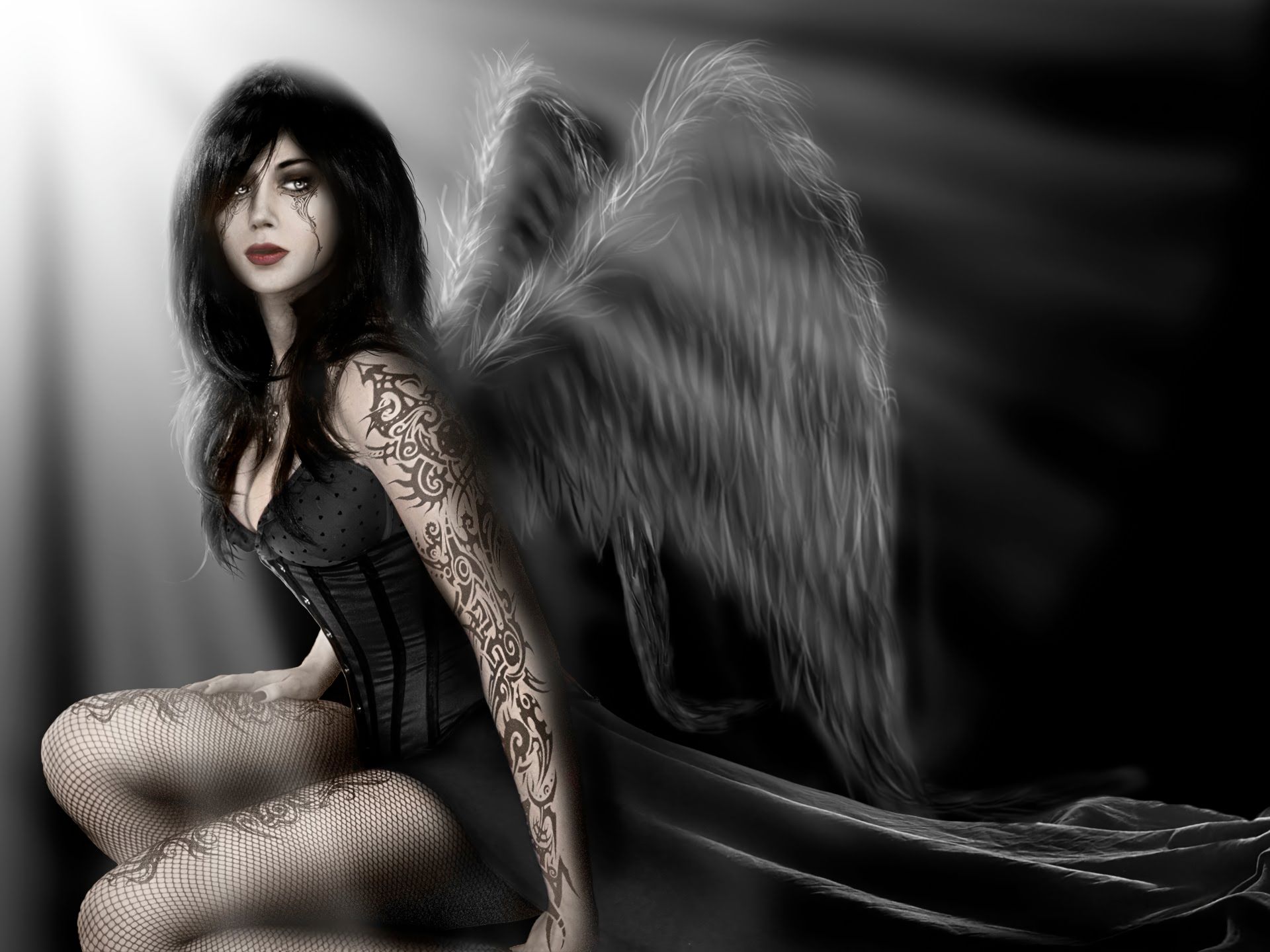 Девушка с темными крыльями