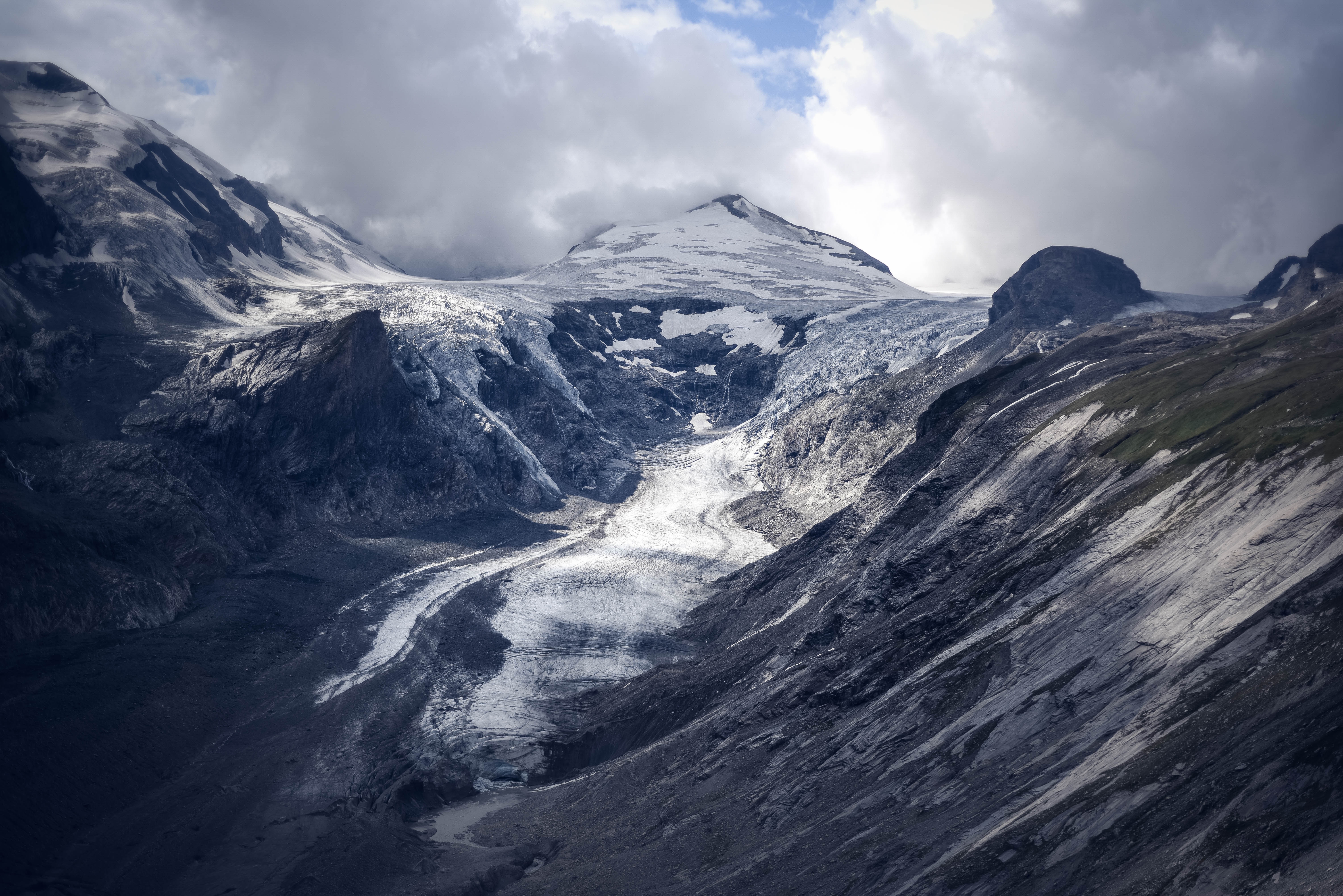 Handy-Wallpaper Clouds, Berg, Nebel, Gletscher, Natur kostenlos herunterladen.