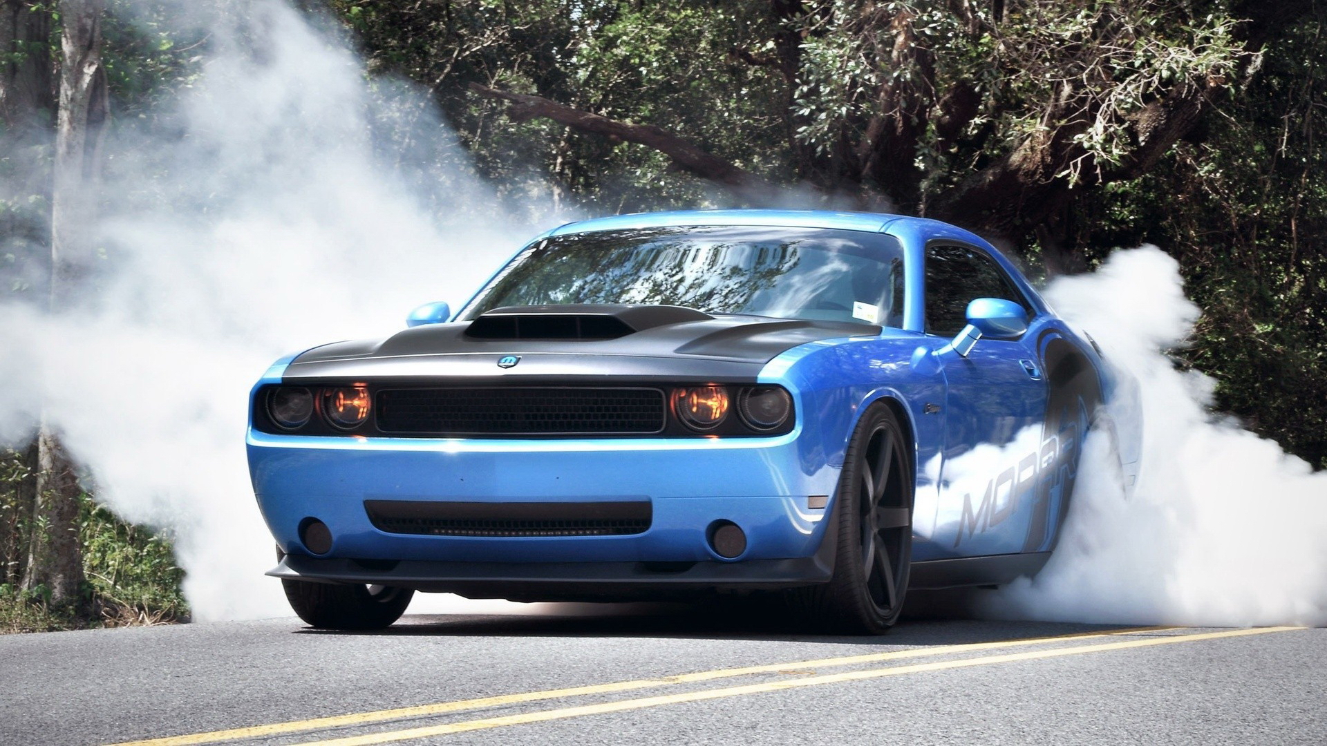 Dodge Challenger 2014 РЅРµРѕРЅ