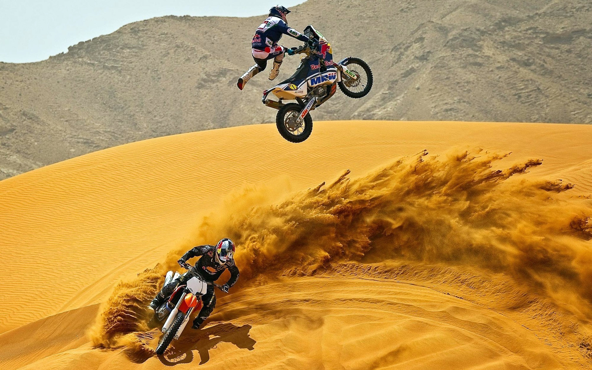 Handy-Wallpaper Motocross, Transport, Sport, Menschen, Wüste, Motorräder kostenlos herunterladen.
