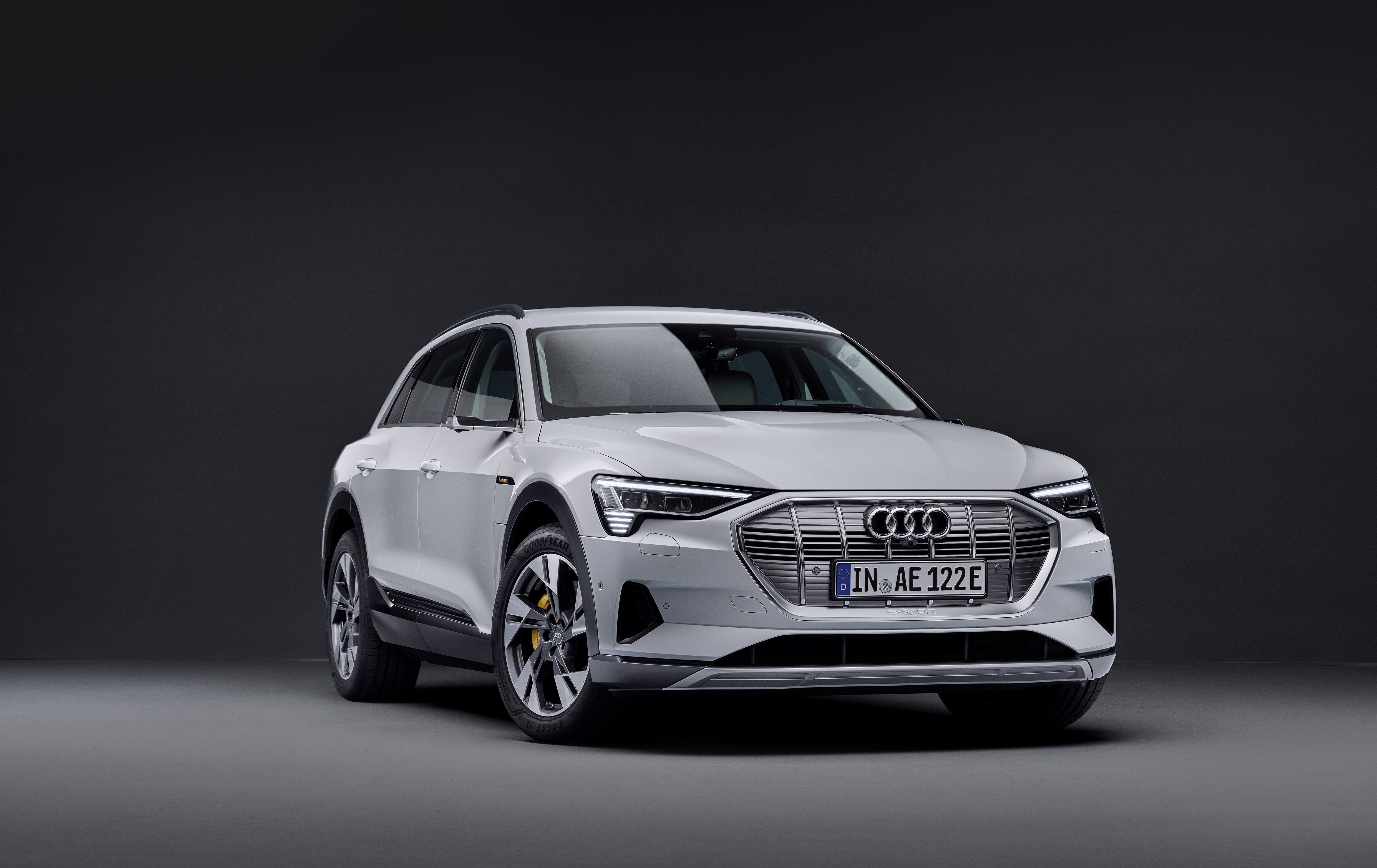 Audi e. Audi Etron 2019. Audi q8 Etron 2020. Audi e-tron 50. Ауди e-tron 2019.