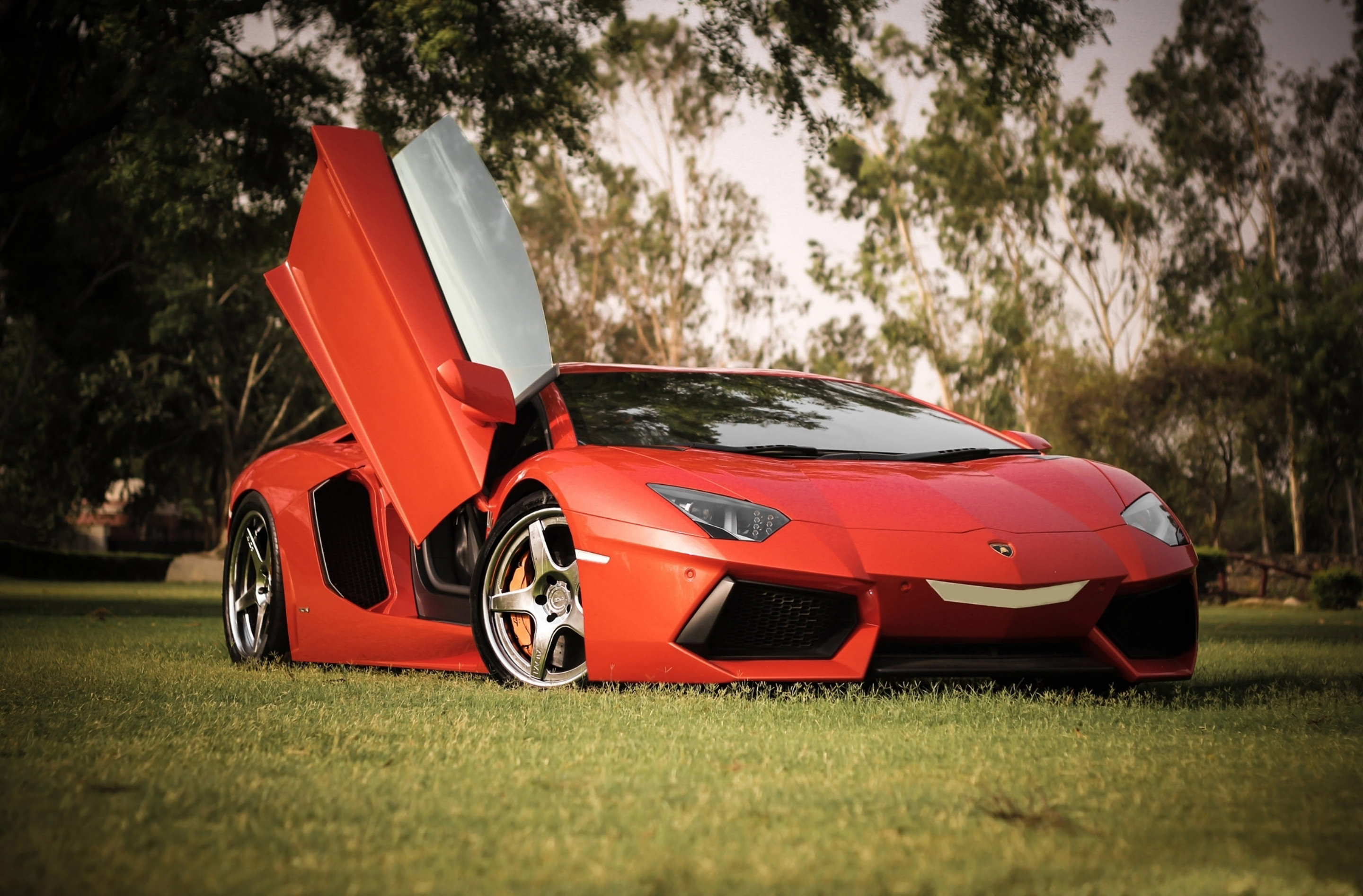 Lamborghini Aventador lp700 красный