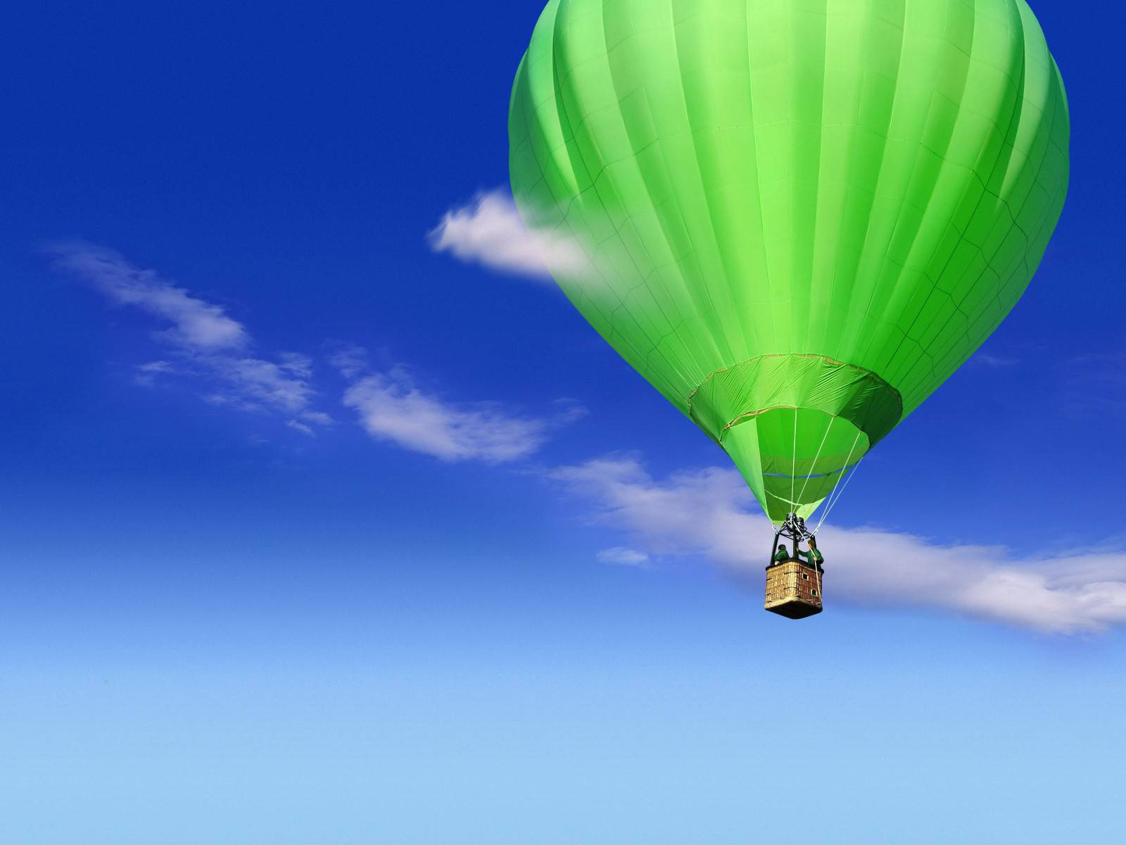 Зеленый воздушный шар