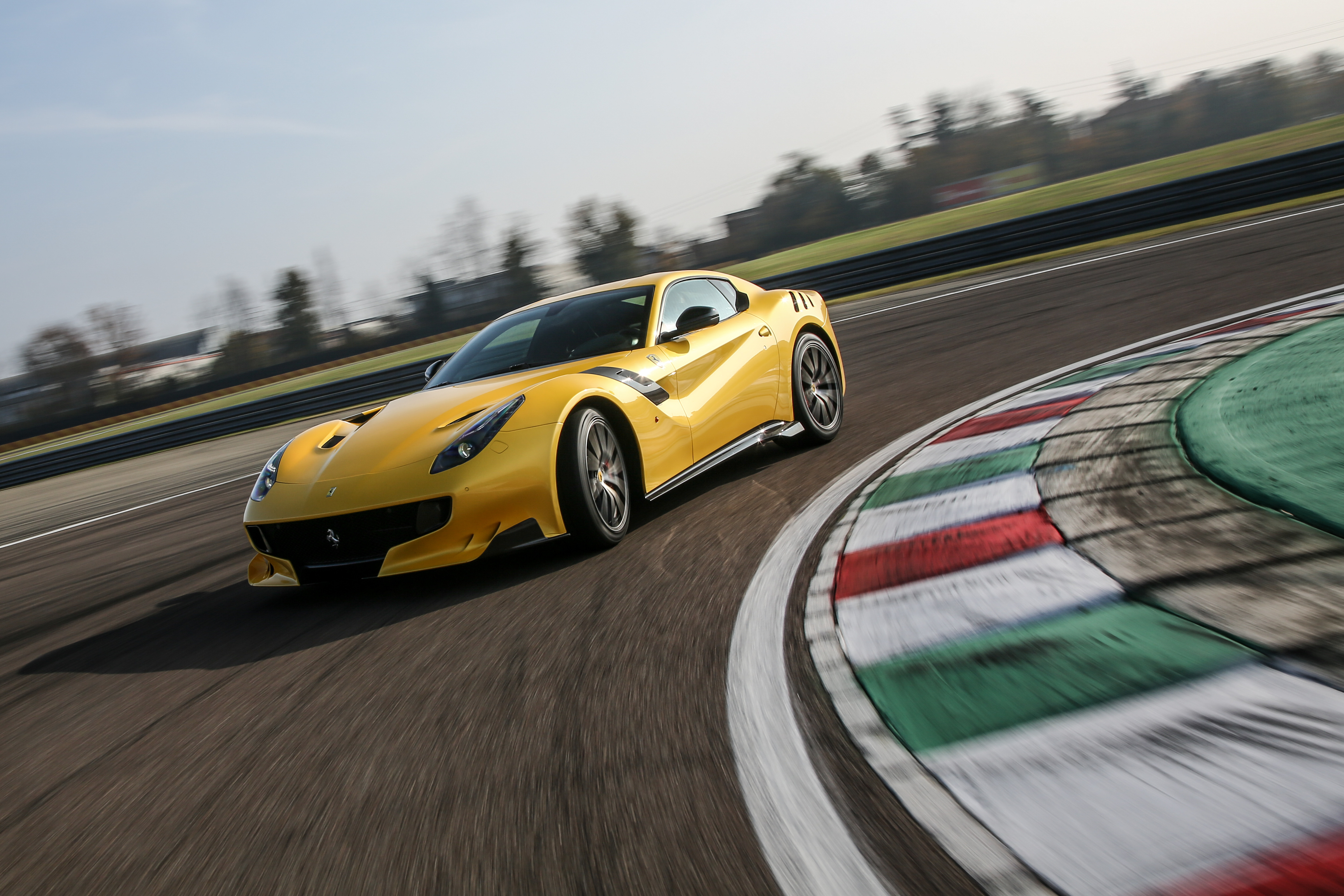 Wallpapers Ferrari F12 APK for Android Download