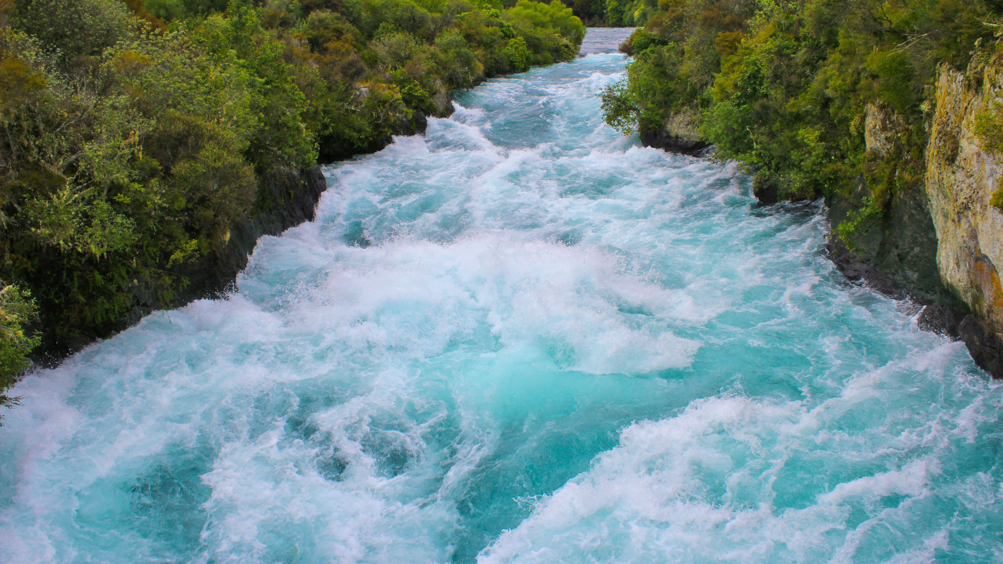 Приснилась вода река. Река Вайкато в новой Зеландии. Нью-Ривер река впадает в Солтон-си. Река наамиш водопад. Природа новой Зеландии река Шотовер.