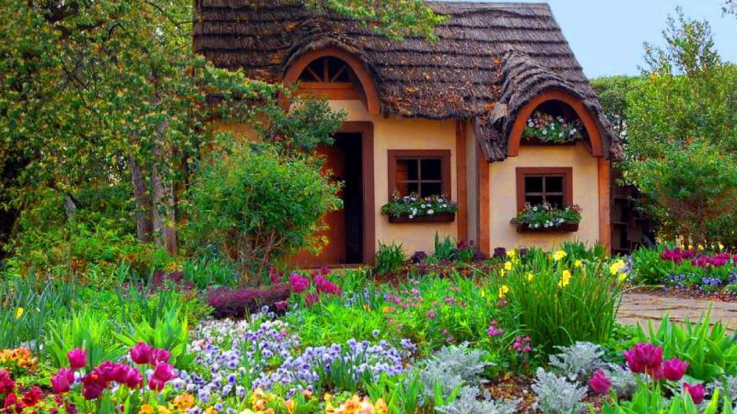 Сад дом забыли загляденье. Красивая дача. Сказочный домик. Домик в саду. Красивый домик с садом.