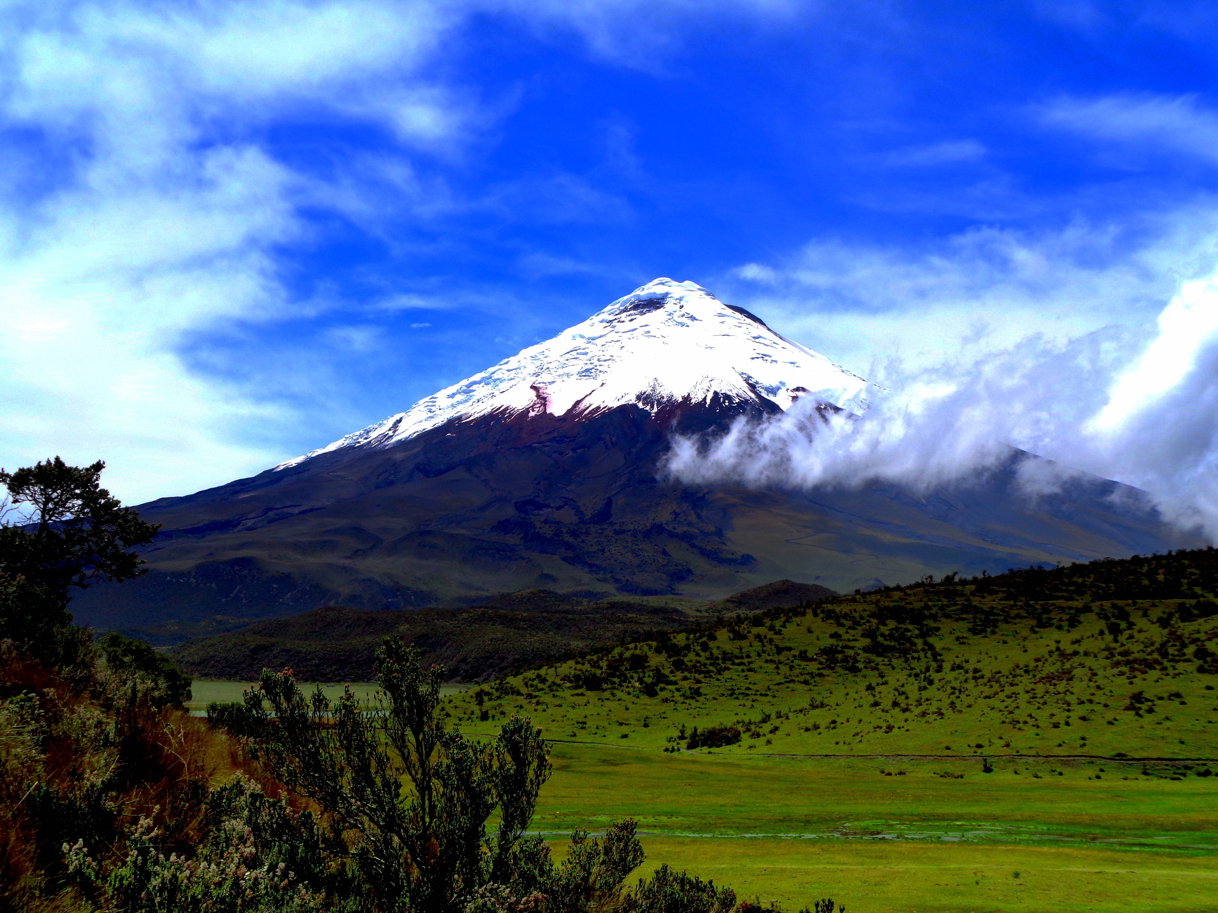 354110 Bild herunterladen erde/natur, vulkan, anden, cotopaxi, ecuador, himmel, schichtvulkan, vulkane - Hintergrundbilder und Bildschirmschoner kostenlos