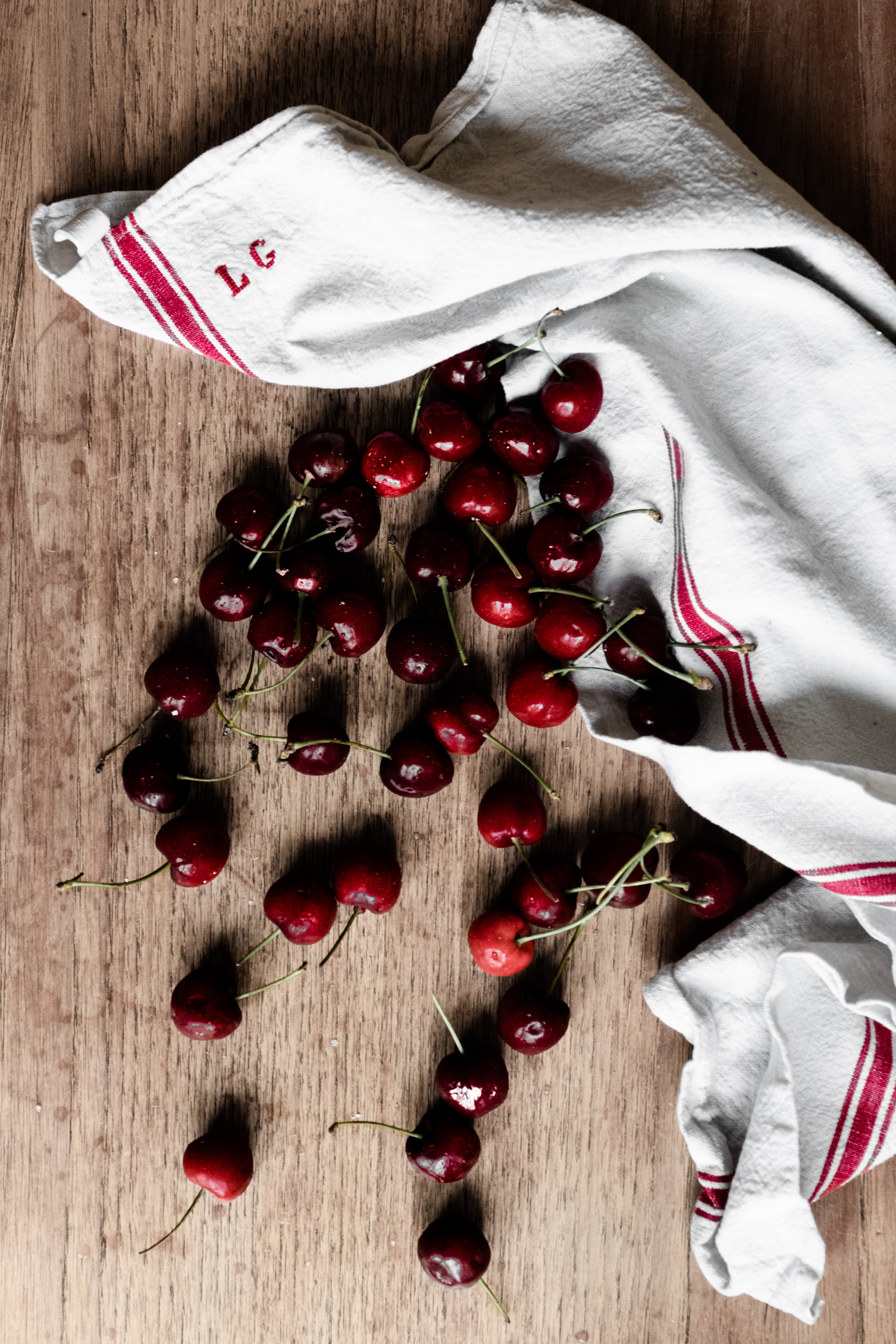 sweet cherry, food, cherry, wood, wooden, cloth, fruit Phone Background