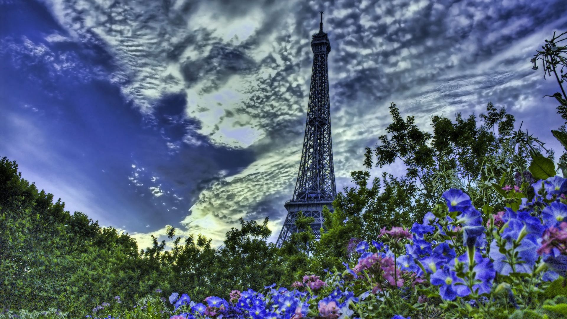 70213 Hintergrundbild herunterladen blumen, paris, städte, sky, eiffelturm, frankreich, hdr - Bildschirmschoner und Bilder kostenlos