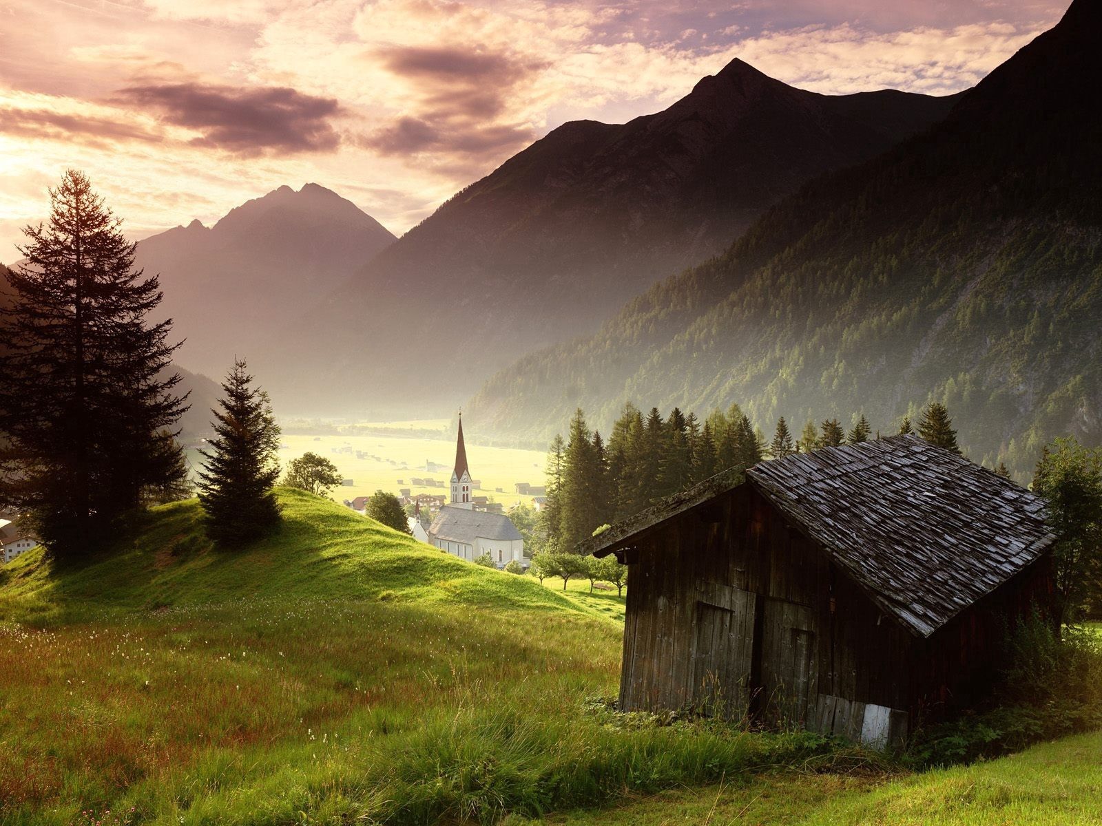 124228 Hintergrundbild herunterladen städte, mountains, österreich, dorf, misty, tirol - Bildschirmschoner und Bilder kostenlos