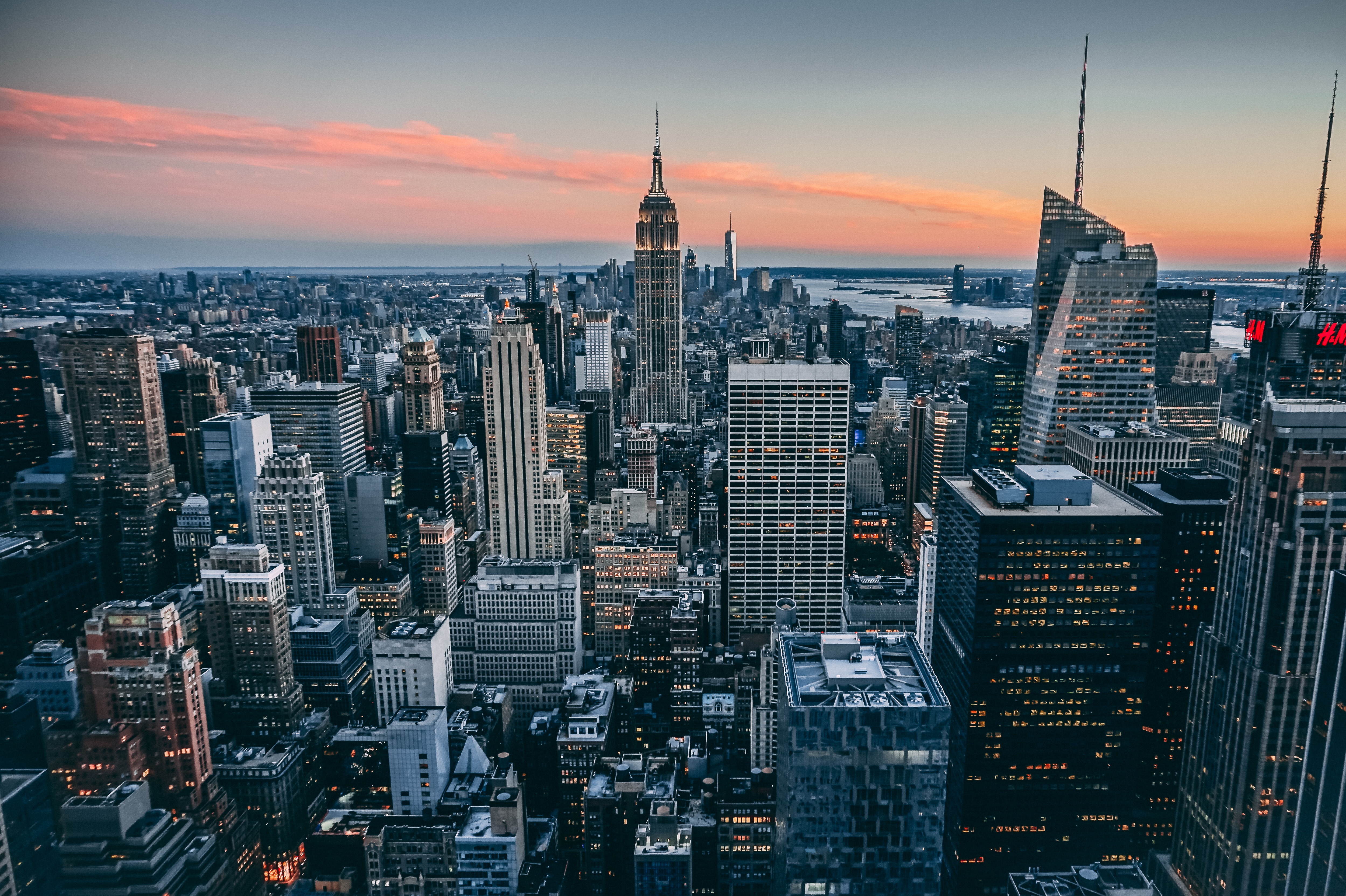 Скачать картинку Небоскребы, Манхеттен, Города, Сша, Нью Йорк в телефон бесплатно.