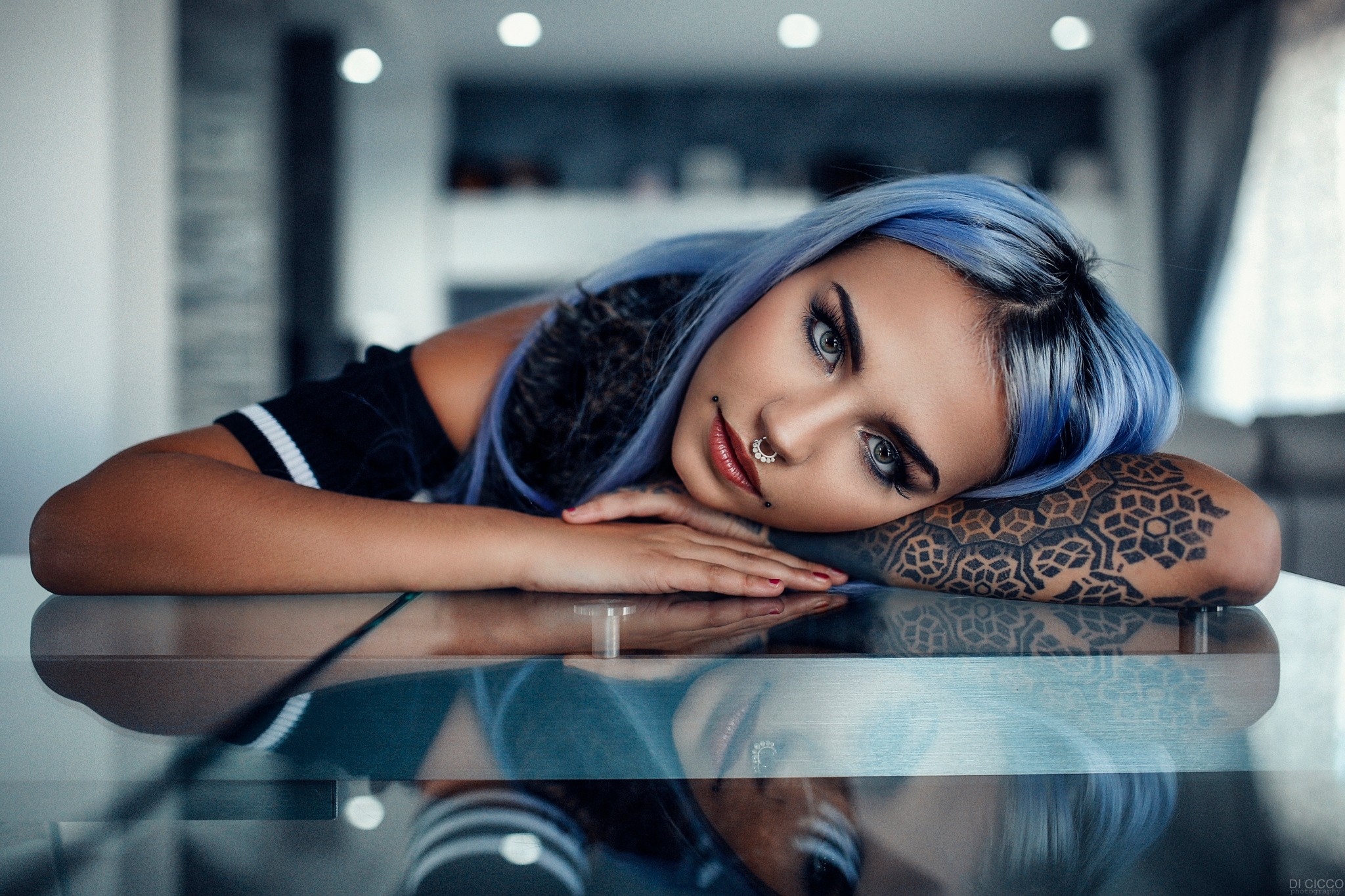 women, model, blue hair, lipstick, piercing, reflection, tattoo