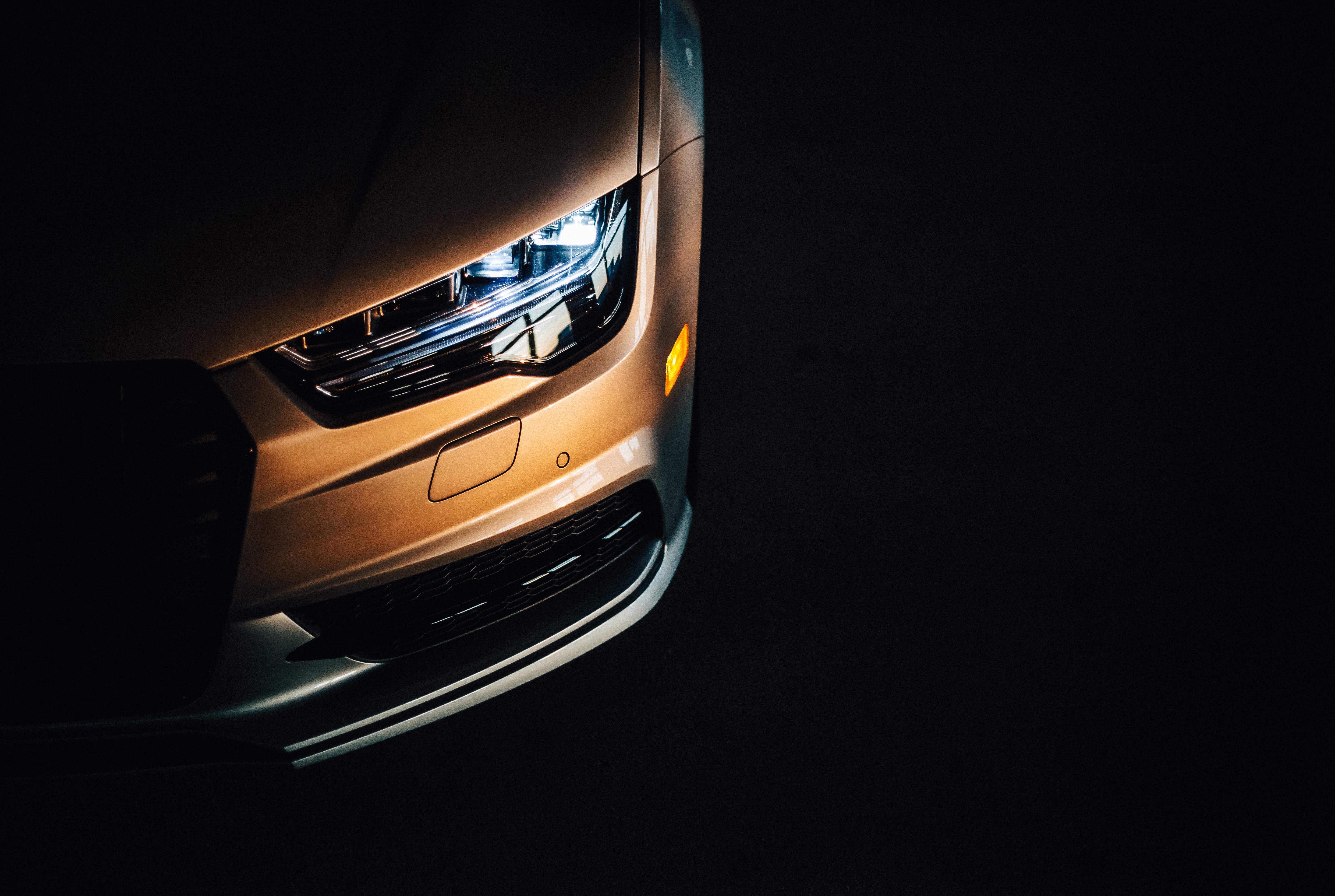 Скачать картинку Audi S6, Тачки (Cars), Фара, Ауди (Audi), Темный в телефон бесплатно.