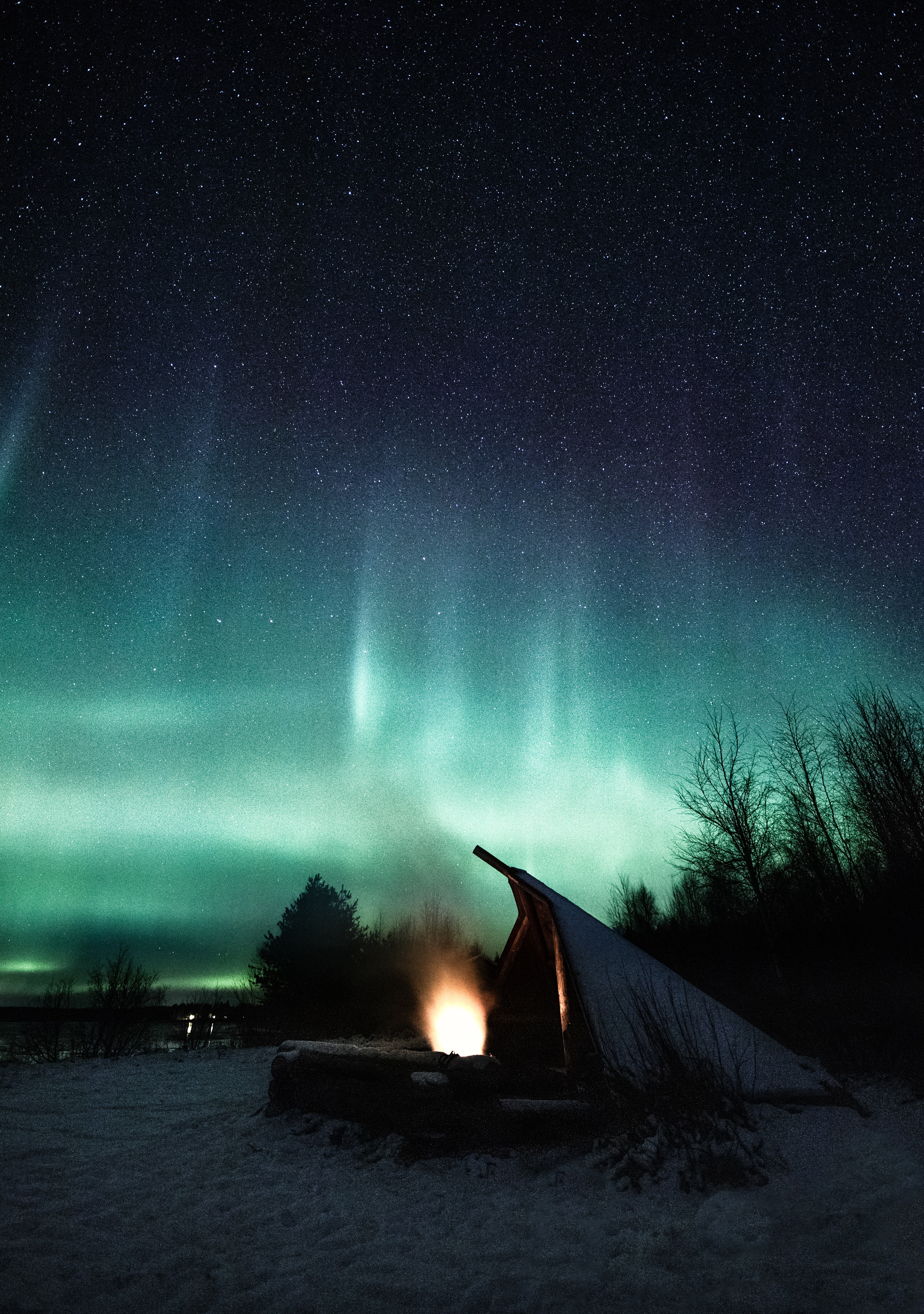 desktop Images bonfire, night, dark, northern lights, aurora borealis, hut