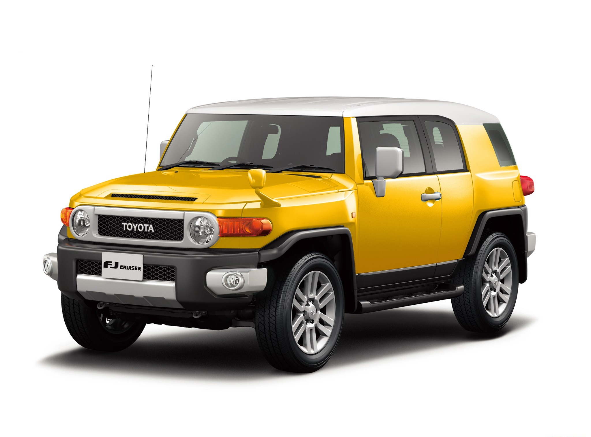 Toyota FJ Cruiser Р¶РµР»С‚С‹Р№