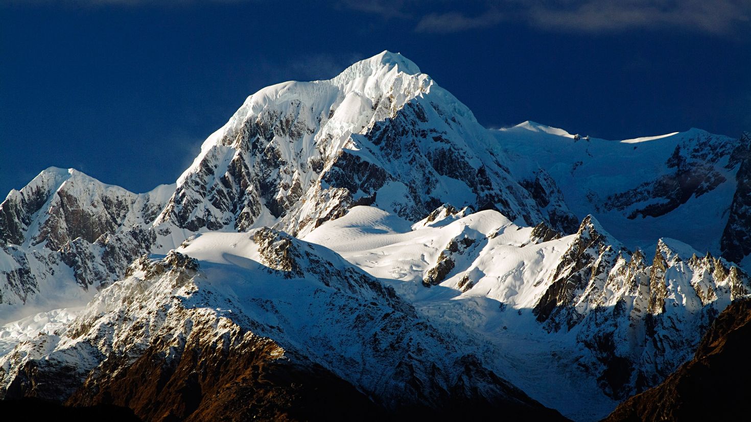 Wells mountain. Южные Альпы. Постер горы. Гора земли. Гора Тасмана.