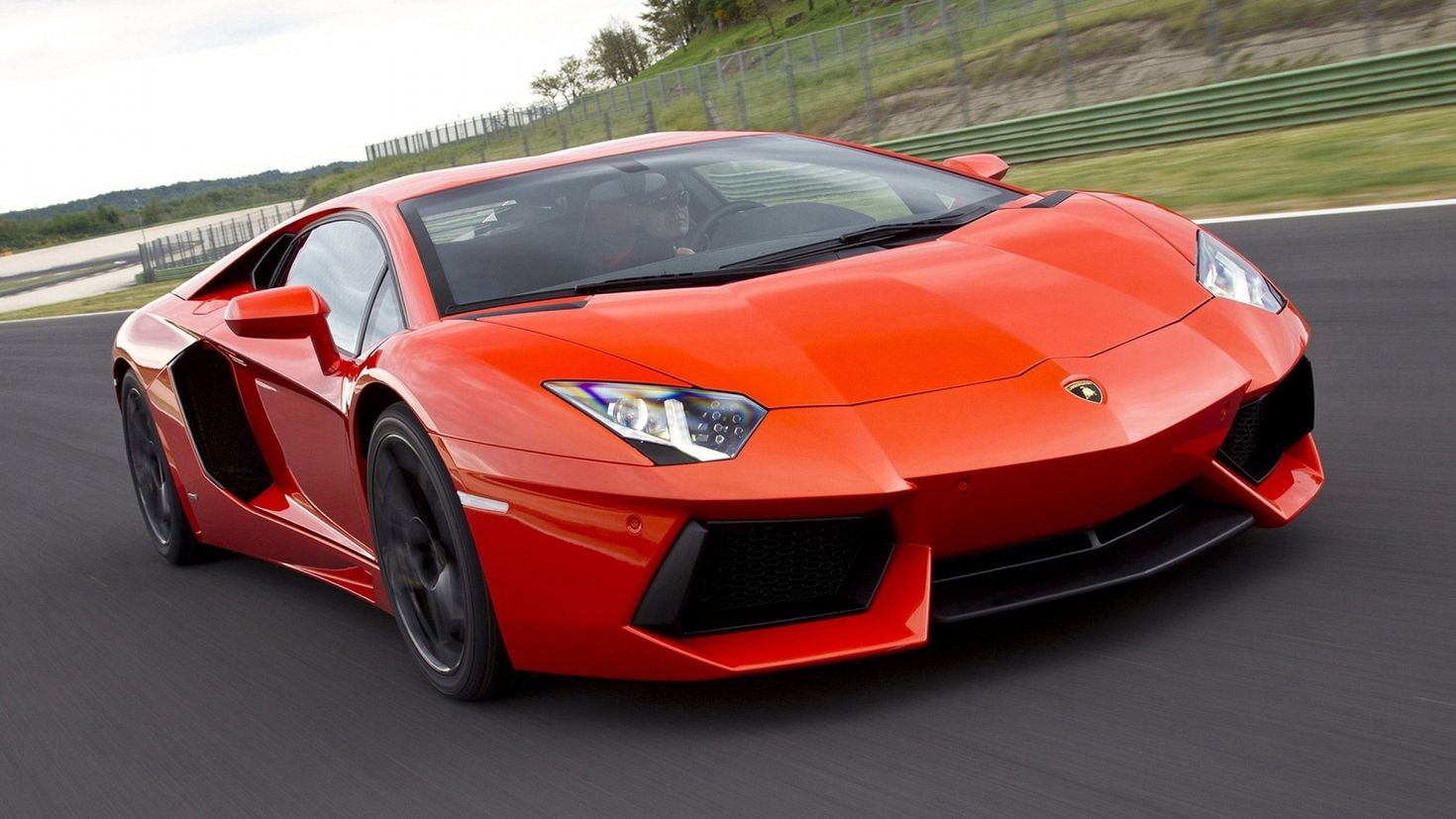 Картинки про машины. Lamborghini Aventador lp700 красный. Aventador2011 lp700-4.