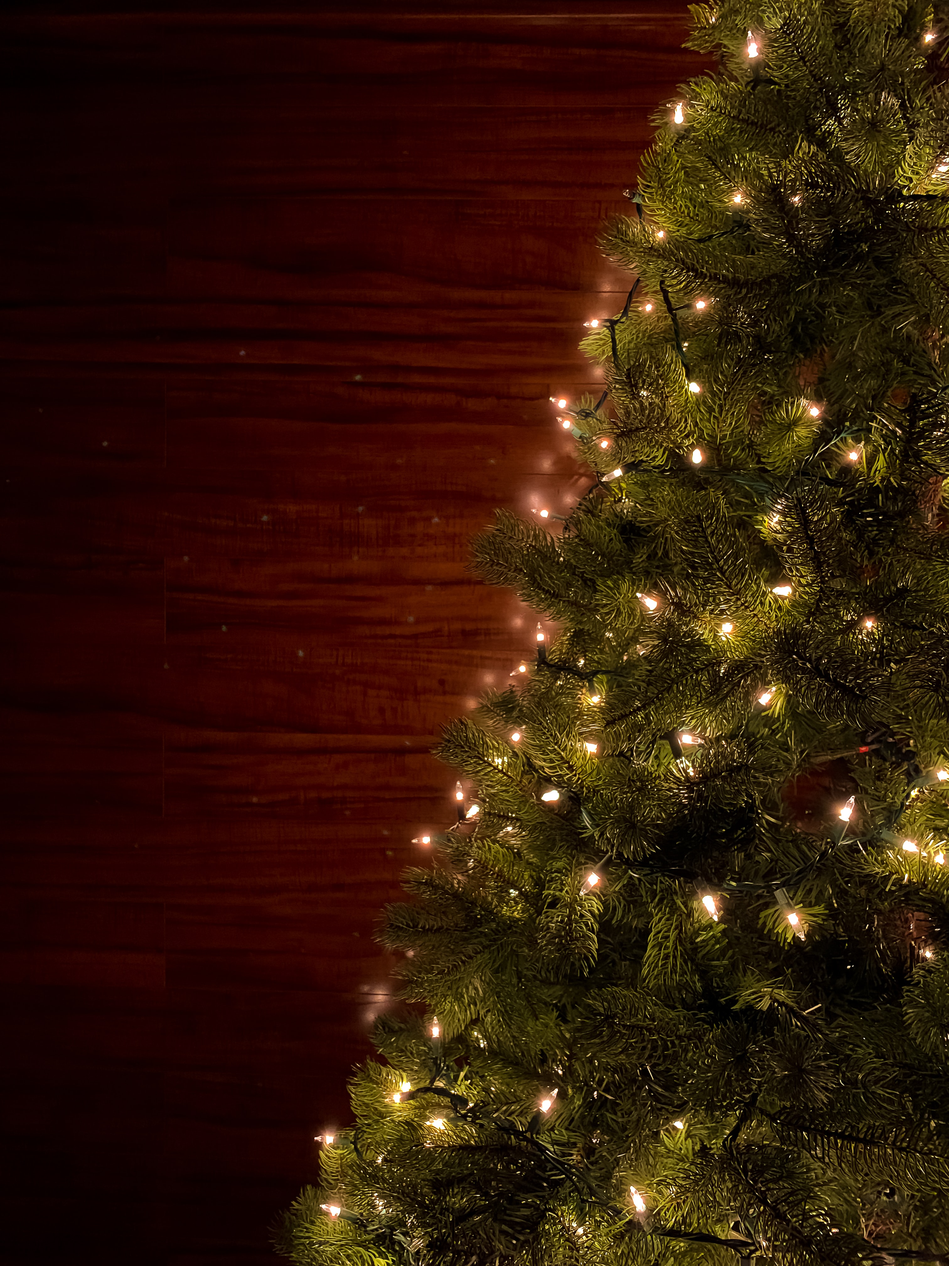 Handy-Wallpaper Weihnachten, Neues Jahr, Girlanden, Garland, Feiertage, Neujahr, Weihnachtsbaum kostenlos herunterladen.