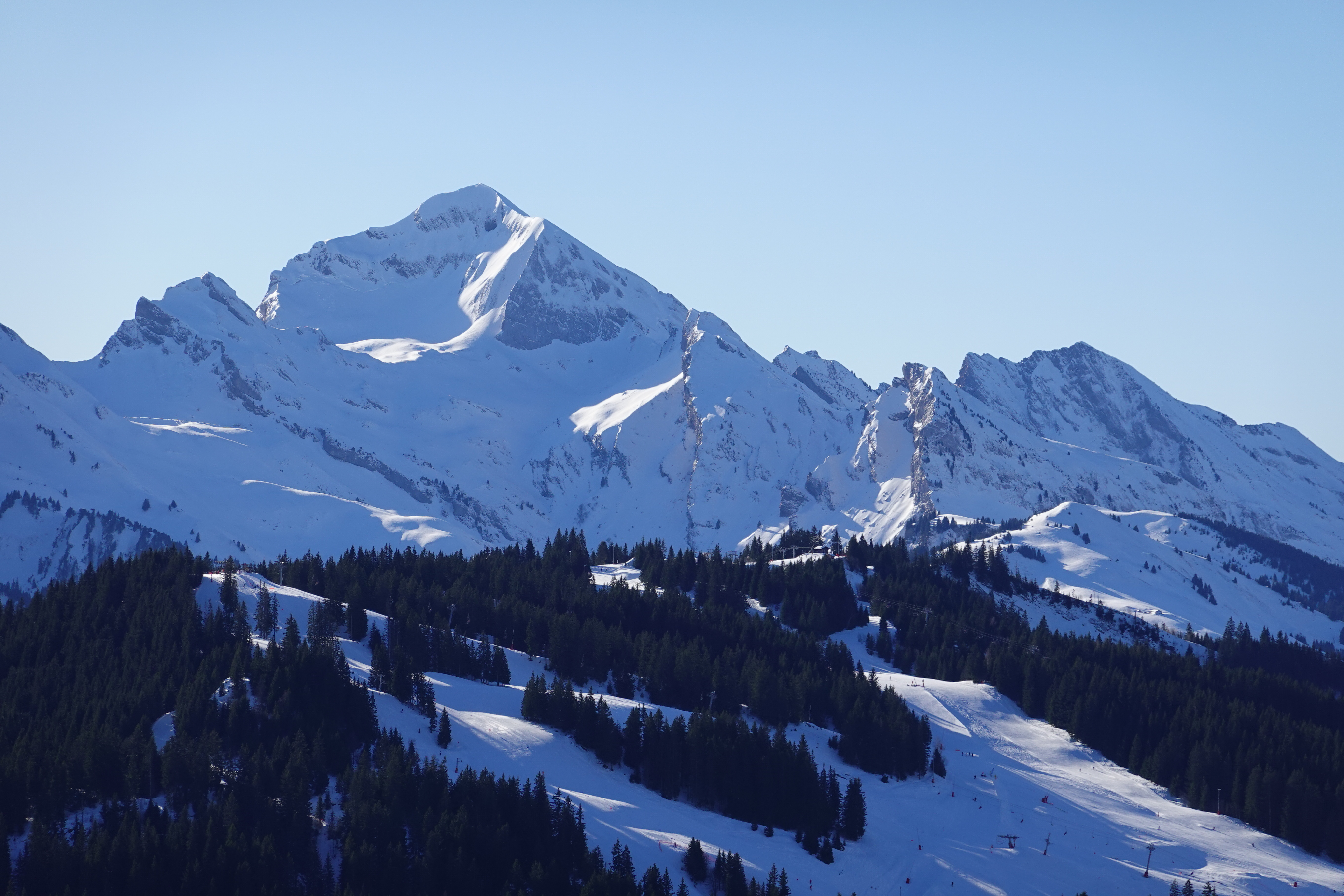148805 Hintergrundbild herunterladen landschaft, winter, natur, schnee, berg, scheitel, nach oben, schneebedeckt, snowbound - Bildschirmschoner und Bilder kostenlos