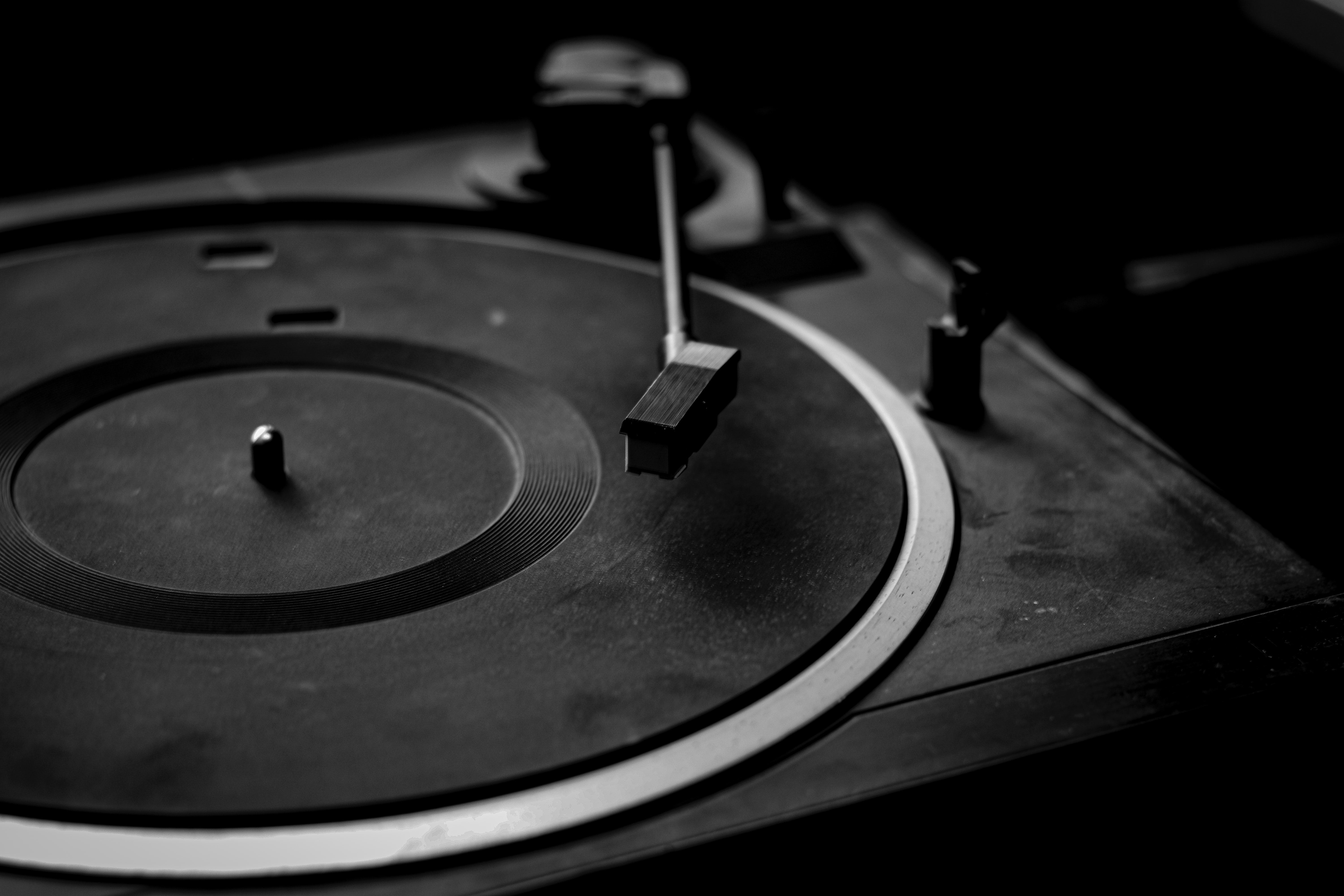 Download mobile wallpaper Retro, Plate, Chb, Bw, Music for free.