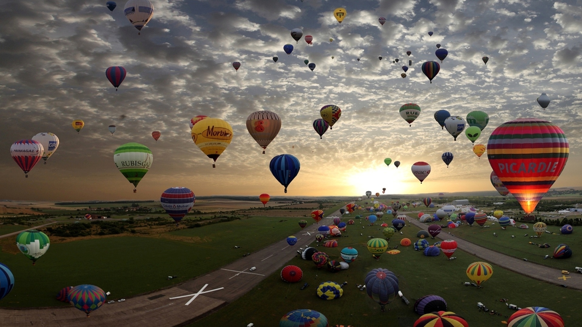 balloons, landscape, sunset, sky, clouds Full HD