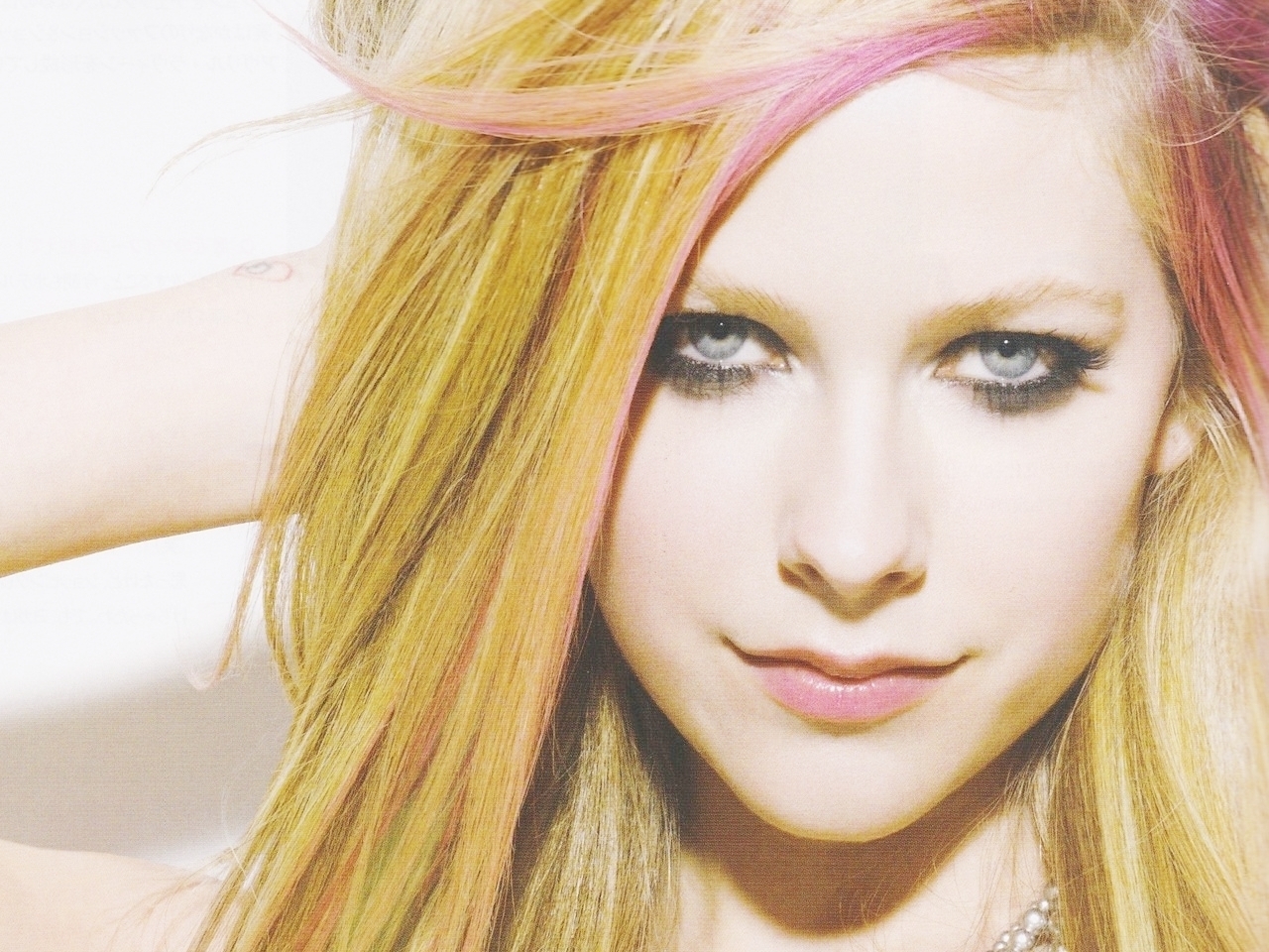 49893 Salvapantallas y fondos de pantalla Avril Lavigne en tu teléfono. Descarga imágenes de  gratis