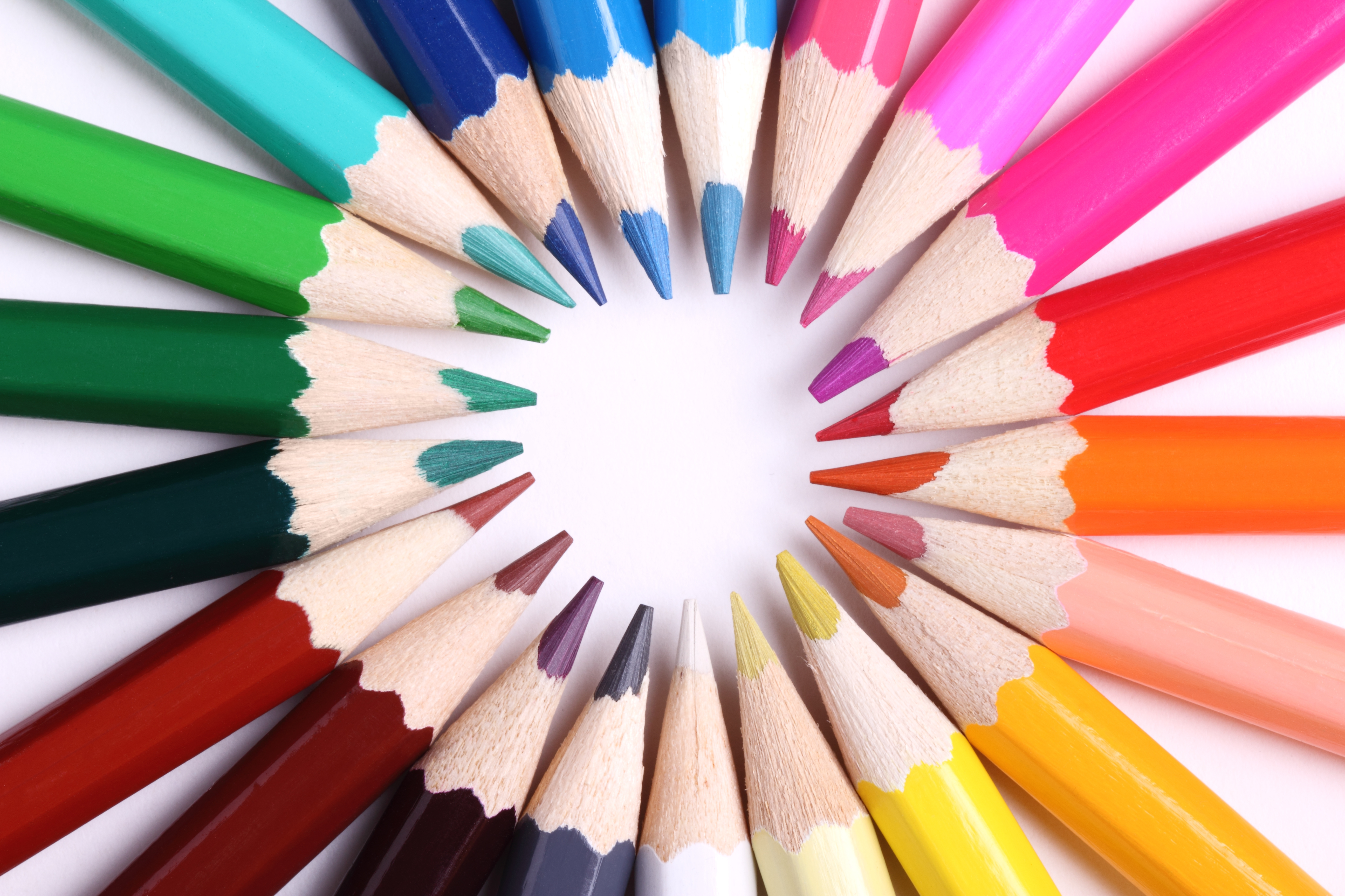 Ала түсті. Карандаши цветные. Яркие карандаши. Цвета карандашей. Карандаши разных цветов.