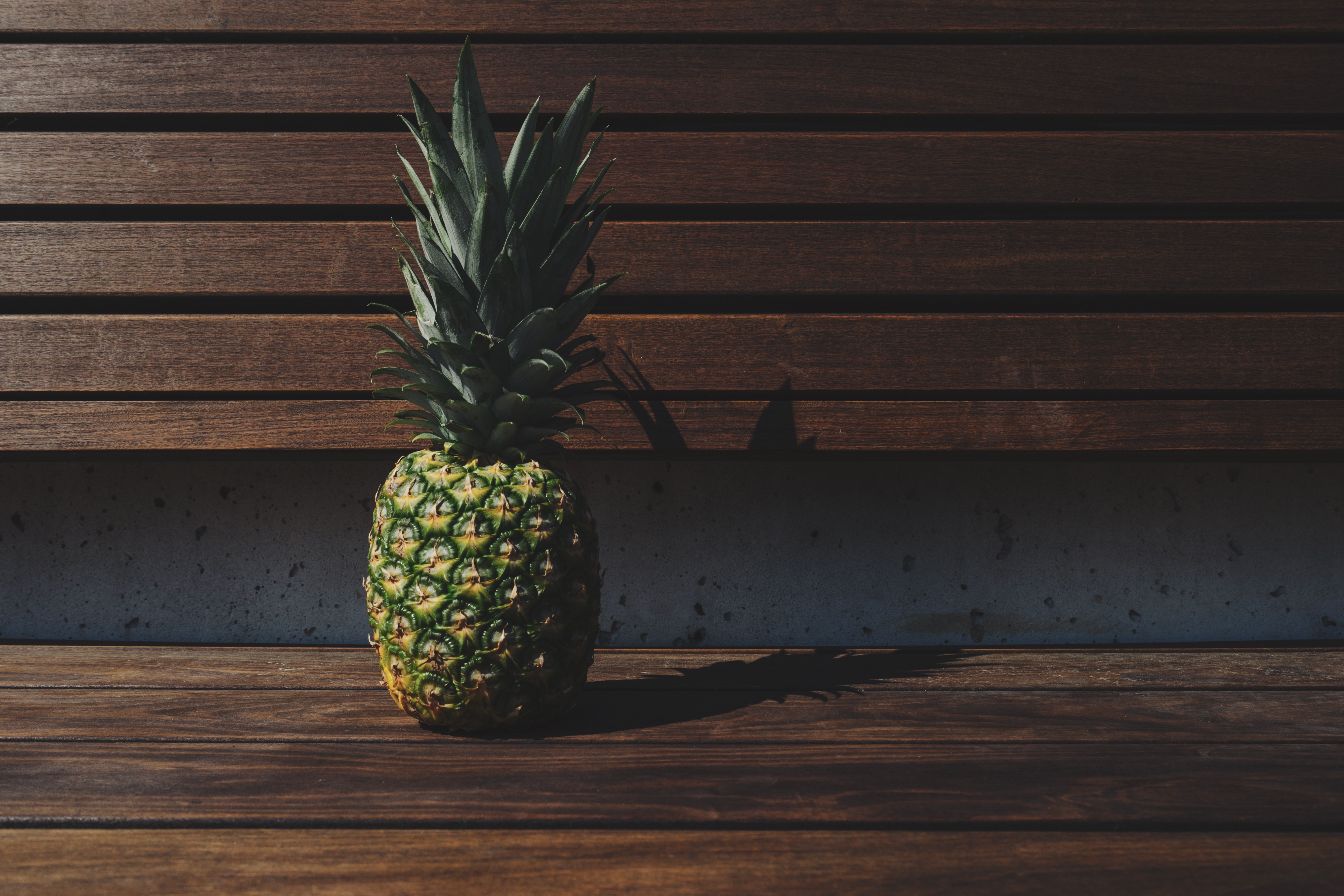 Laden Sie das Lebensmittel, Ananas, Schatten, Die Frucht, Eine Ananas, Frucht-Bild kostenlos auf Ihren PC-Desktop herunter