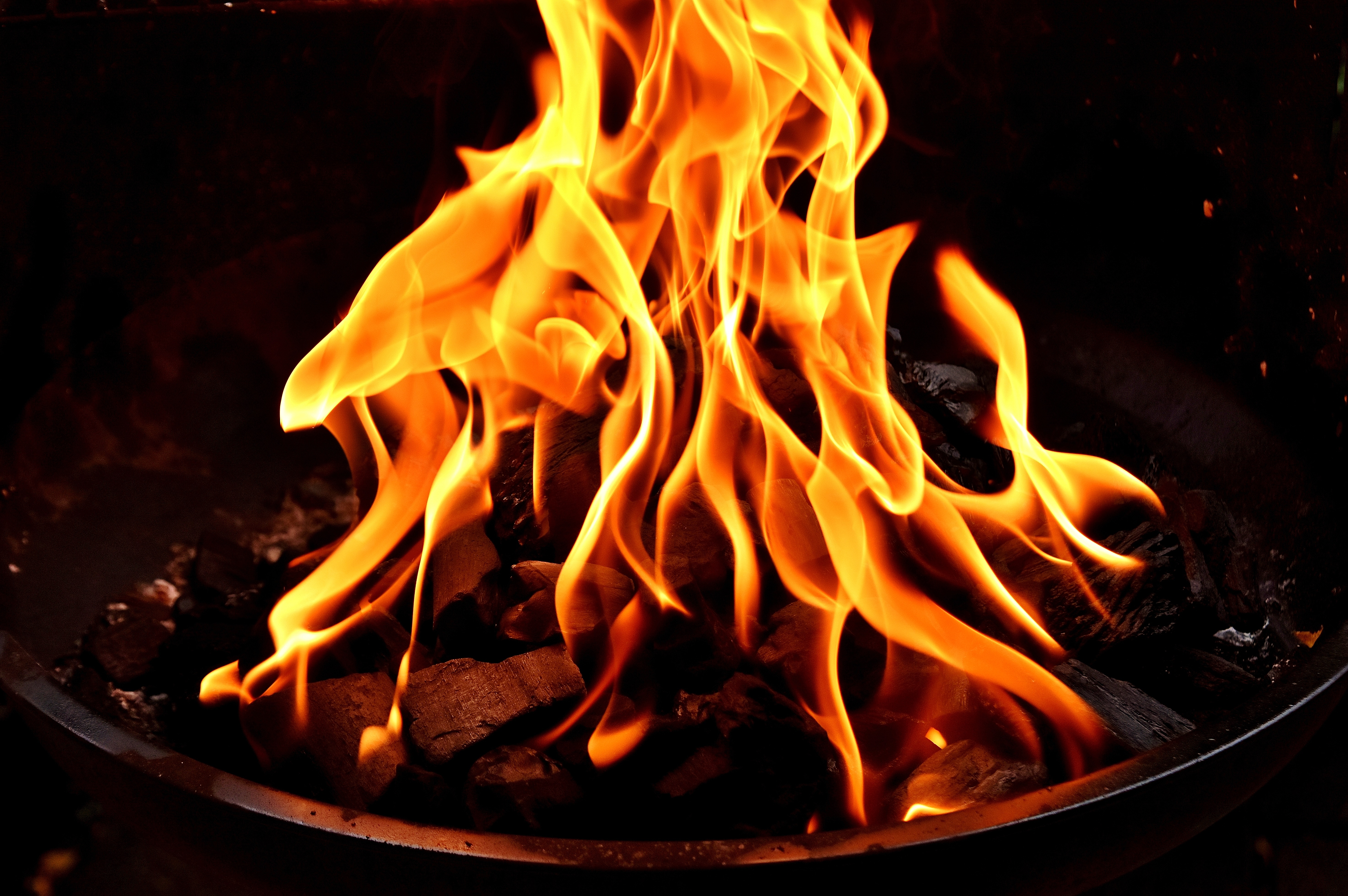 119913 Hintergrundbild herunterladen feuer, bonfire, flamme, verschiedenes, sonstige - Bildschirmschoner und Bilder kostenlos