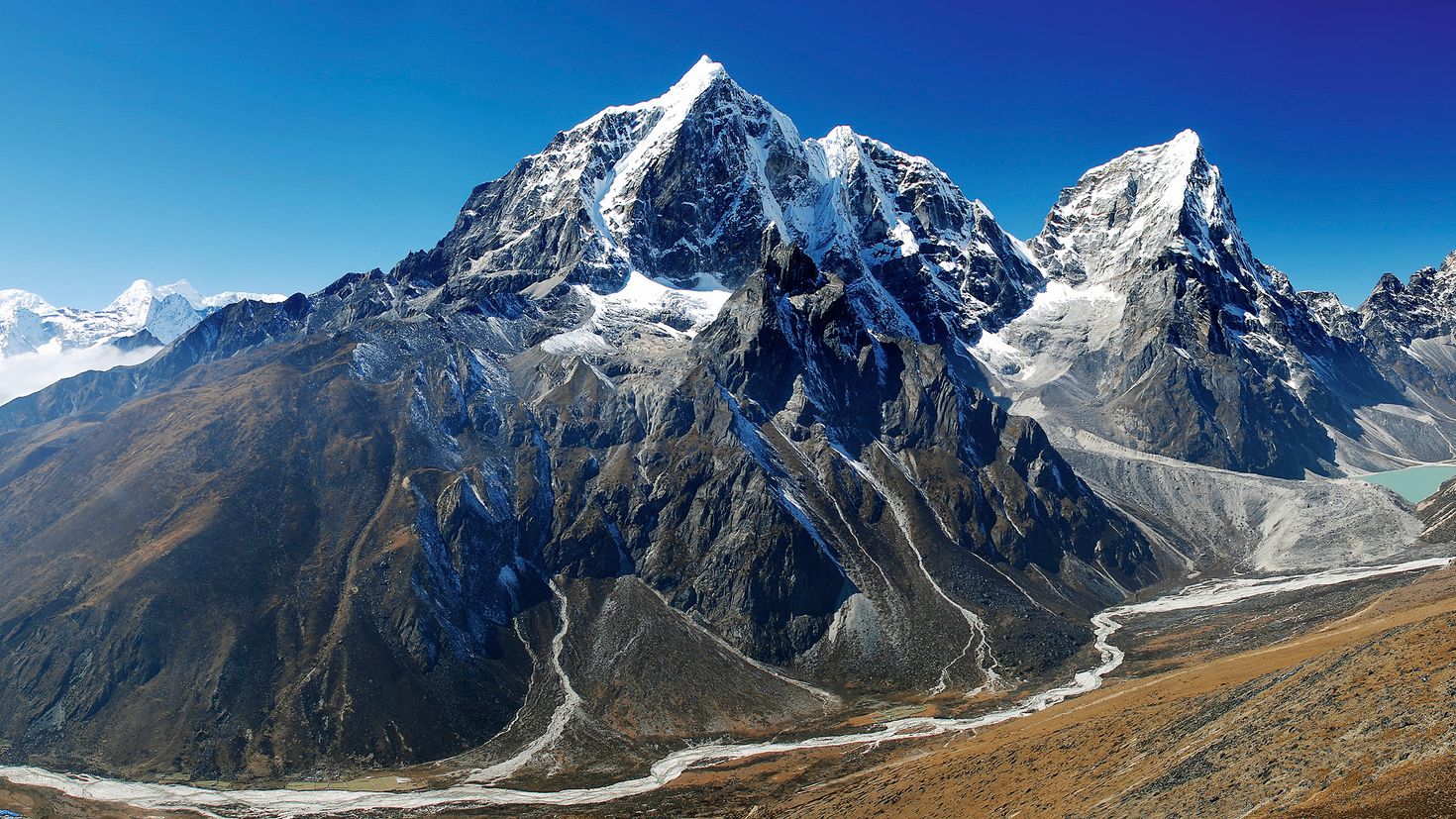 Гори. Гималаи Эверест. Тибет Гималаи Альпы. Гора Джомолунгма. Ама Даблам, Восточный Непал.