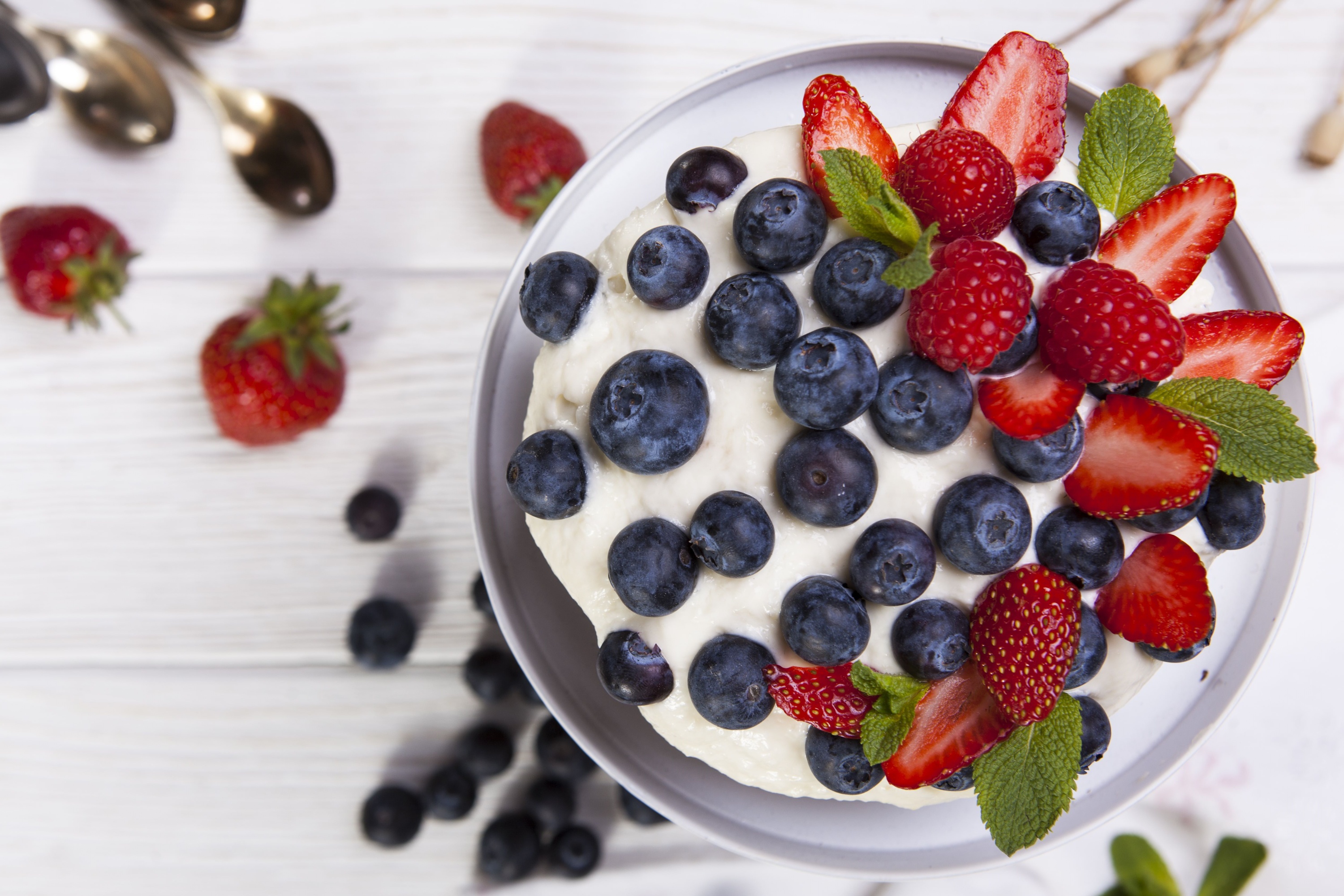 Berries on the Cake Top view