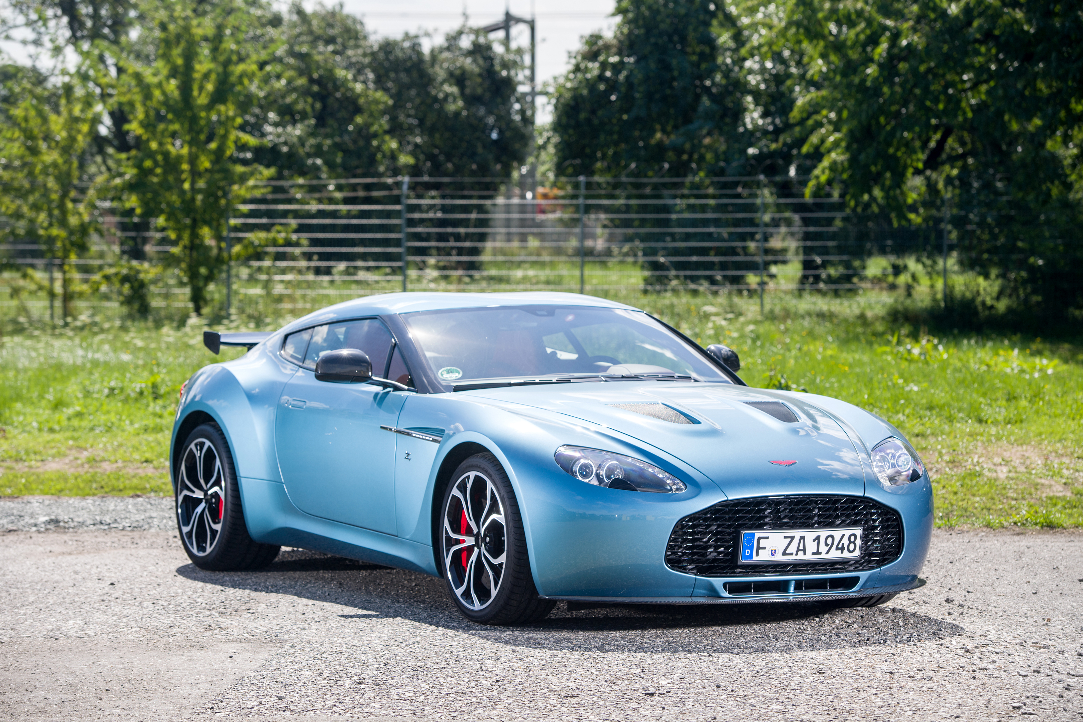 Aston Martin Vantage v12 Zagato