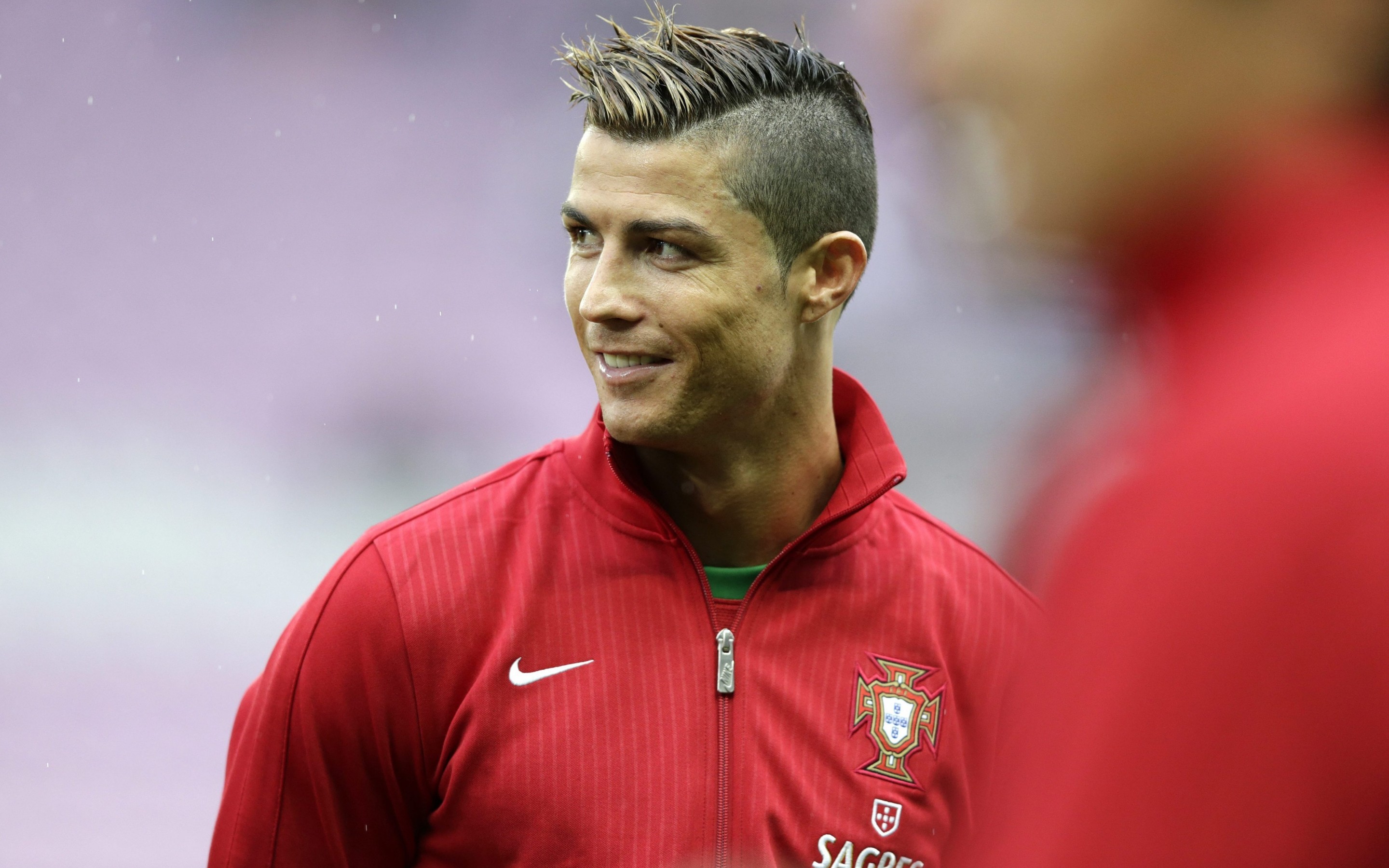 305283 Bildschirmschoner und Hintergrundbilder Cristiano Ronaldo auf Ihrem Telefon. Laden Sie  Bilder kostenlos herunter