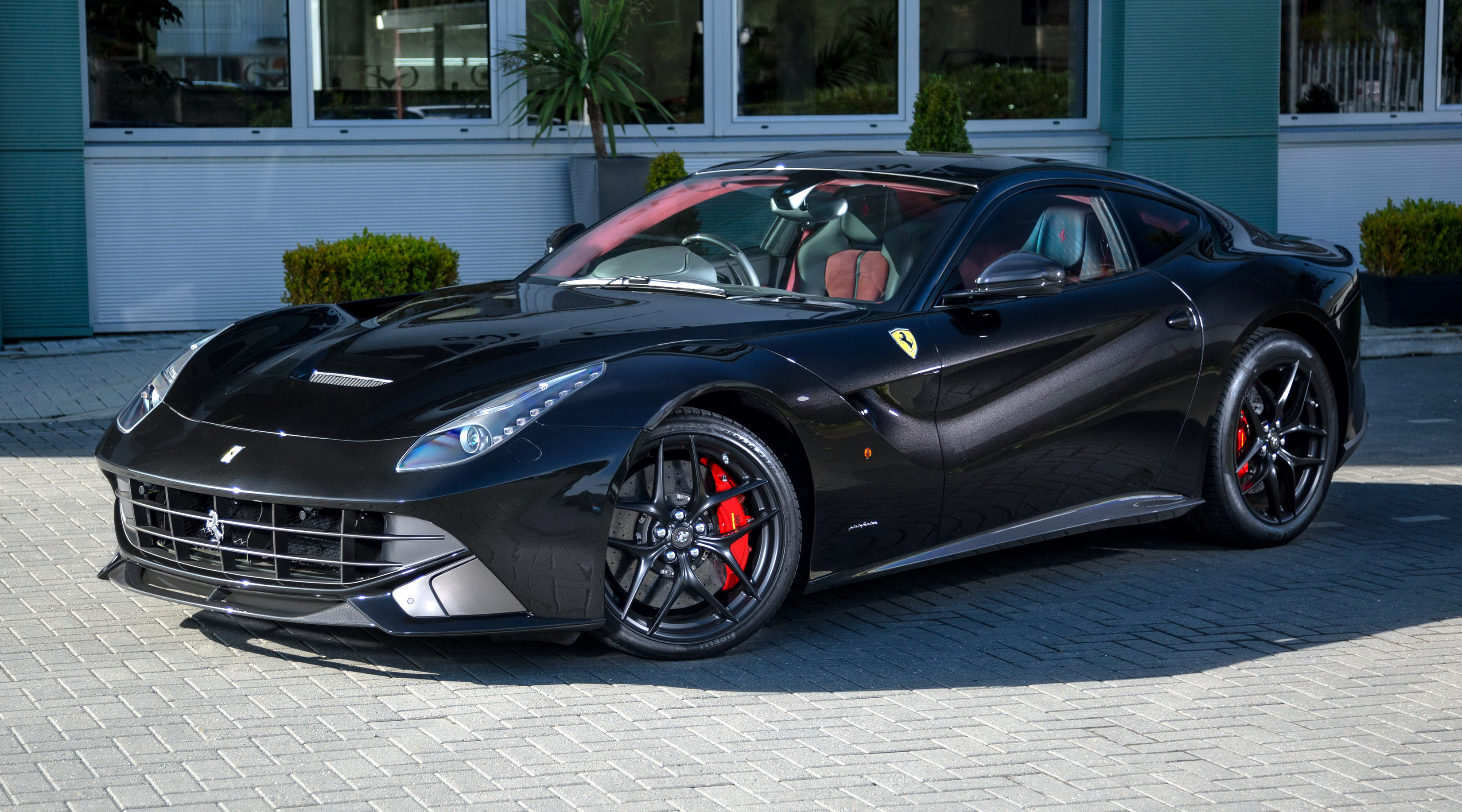 Ferrari f12 Berlinetta черная матовая