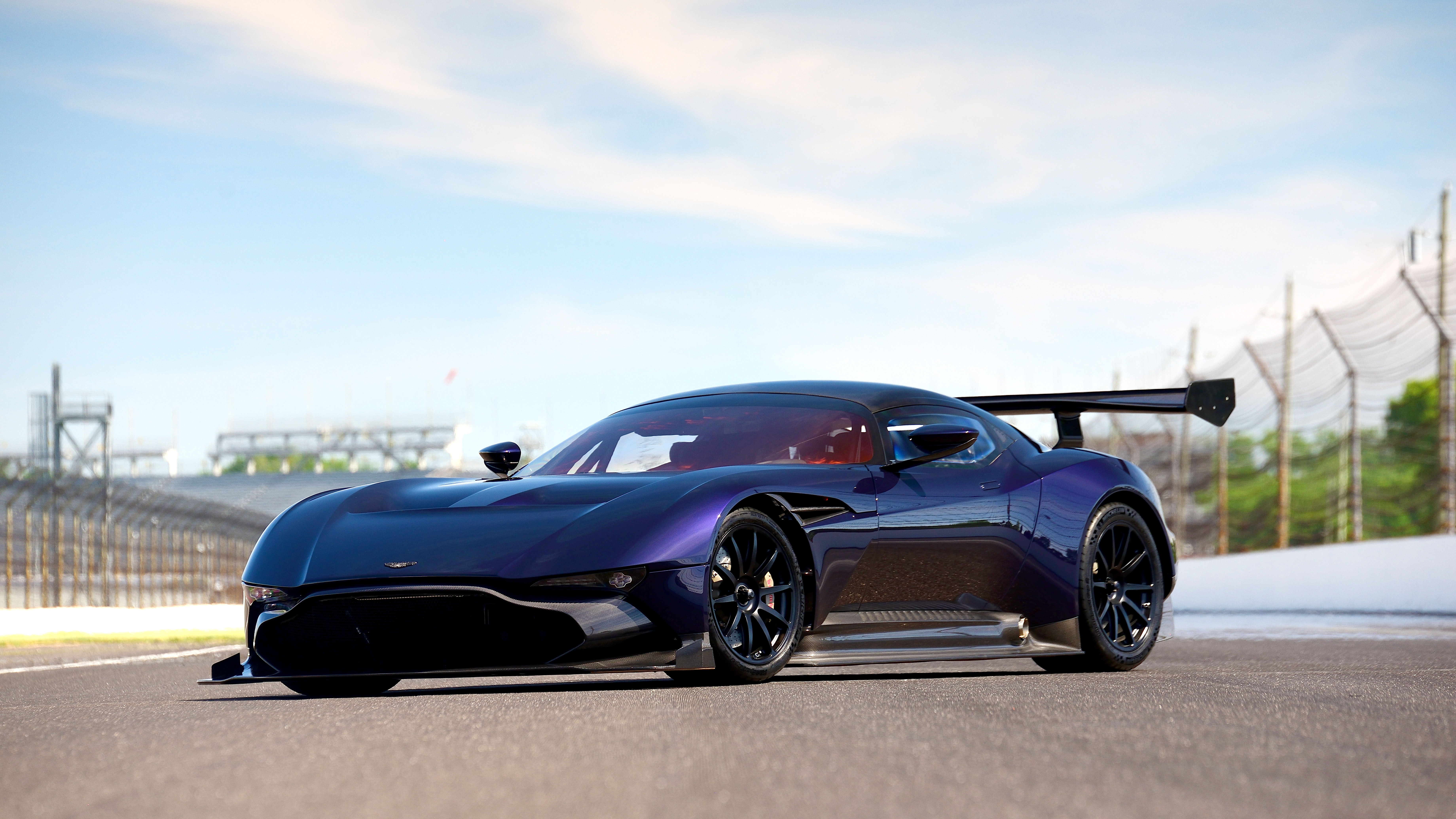 Aston Martin Vulcan РѕР±РѕРё