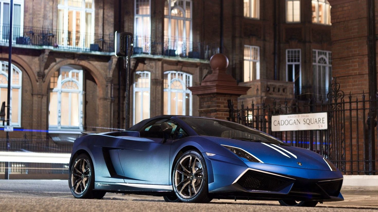 Lamborghini Aventador Blue 4k