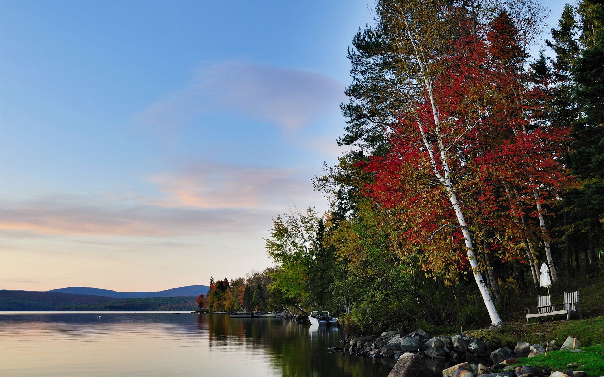 Скачать картинку Пейзаж, Природа, Камни, Лес, Озеро, Осень в телефон бесплатно.