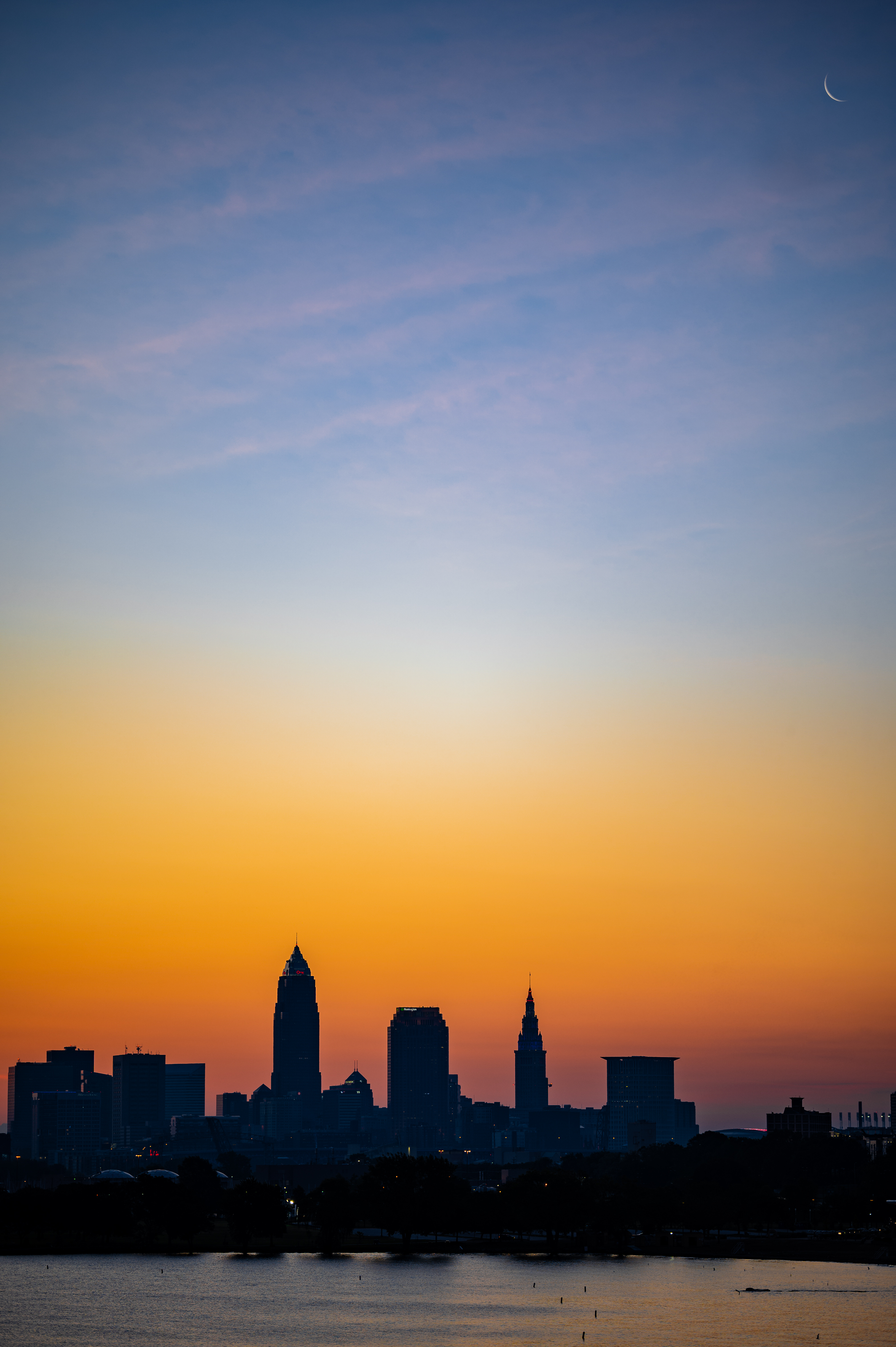 twilight, dark, cities, city, building, coast, dusk Smartphone Background