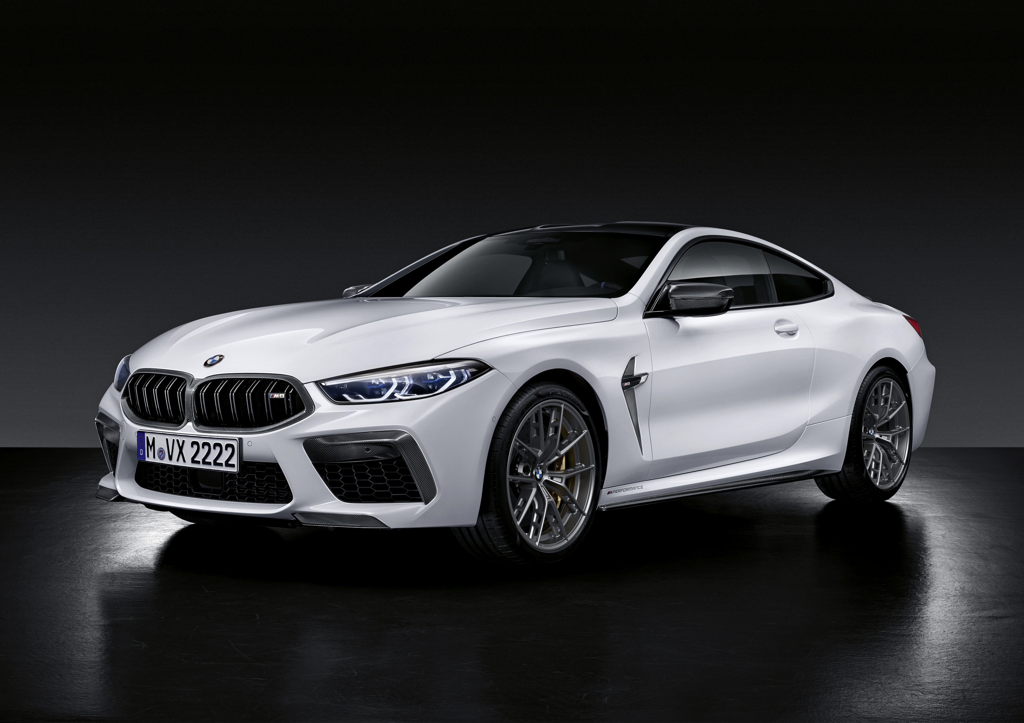 M new. BMW m8 2021. BMW m8 m Performance. БМВ м8 белая. БМВ м8 2019.