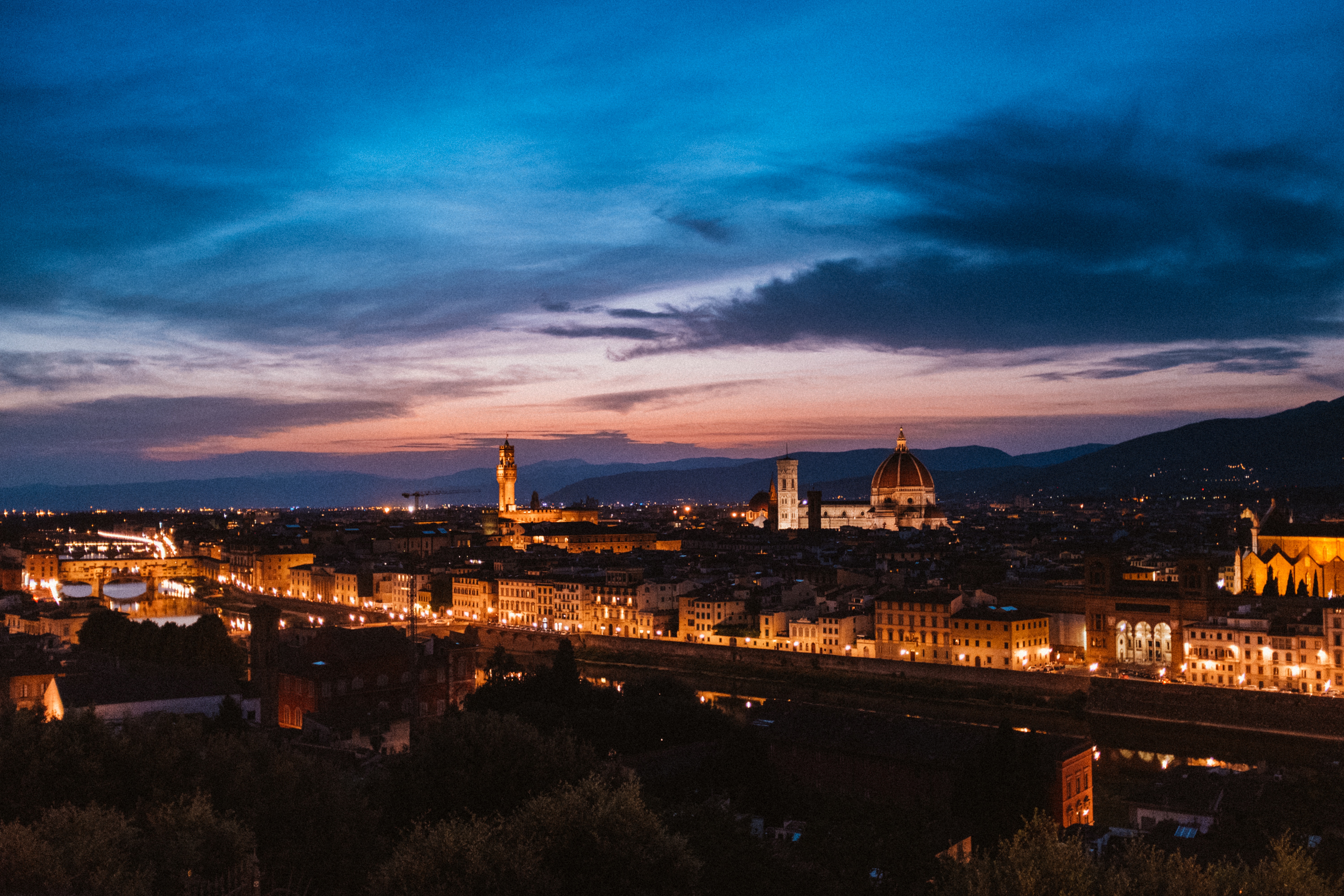 Descarga gratuita de fondo de pantalla para móvil de Ciudad Nocturna, Vista Desde Arriba, Ciudad De Noche, Florencia, Italia, Ciudades.