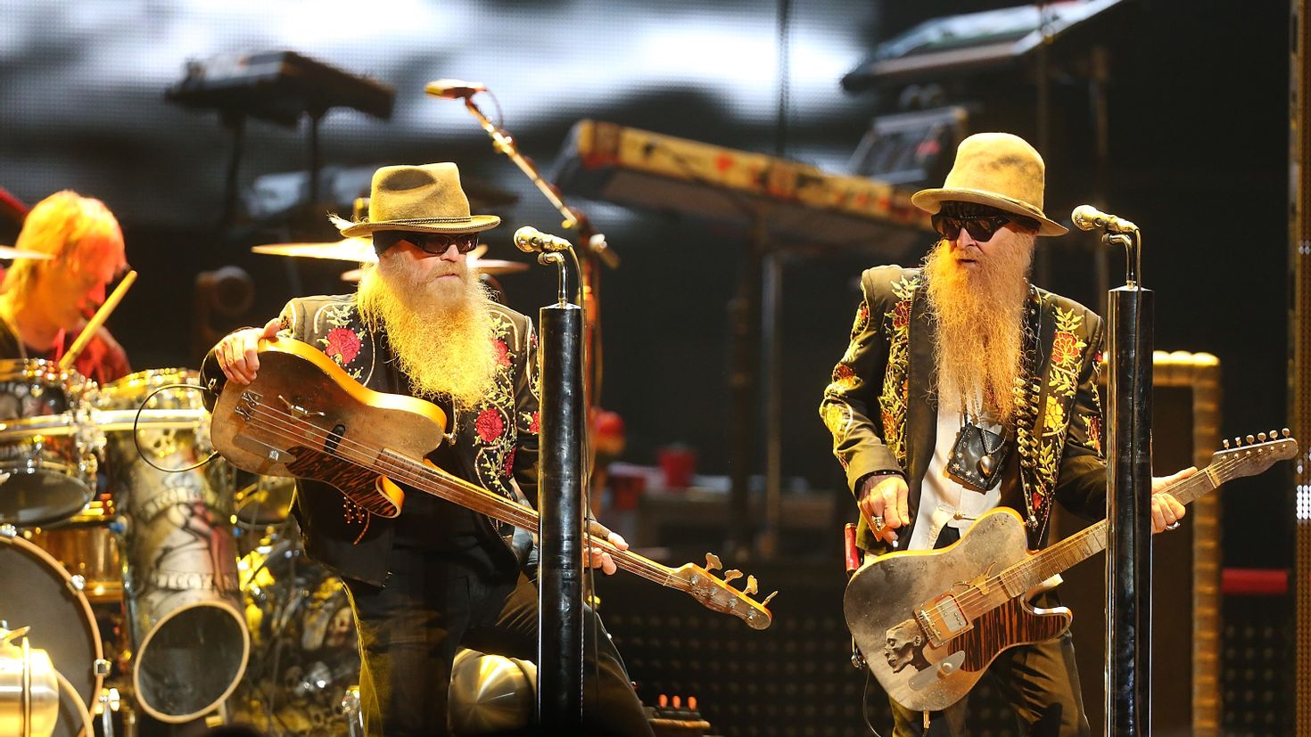 Группа zz top альбомы. Солист группы ZZ Top. Группа зизи топ. Бородатые рок музыканты ZZ-Top. ZZ Top 1969.