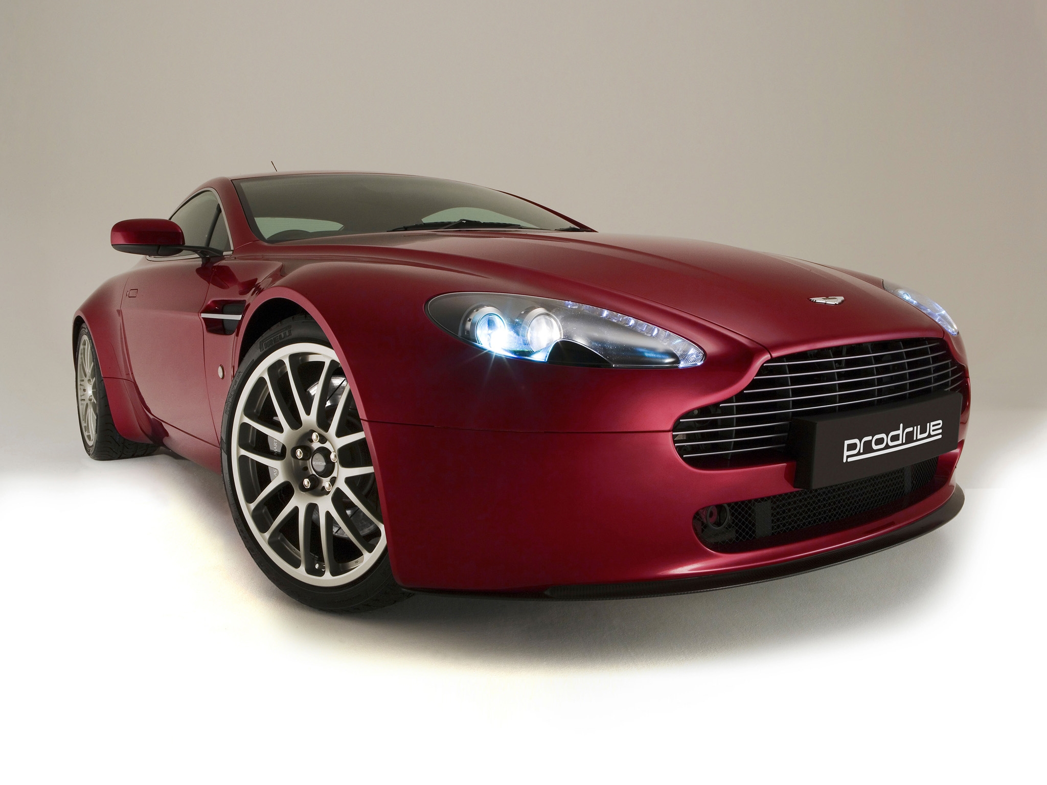 PC Wallpapers aston martin, front view, cherry, cars, style, 2007, v8, vantage
