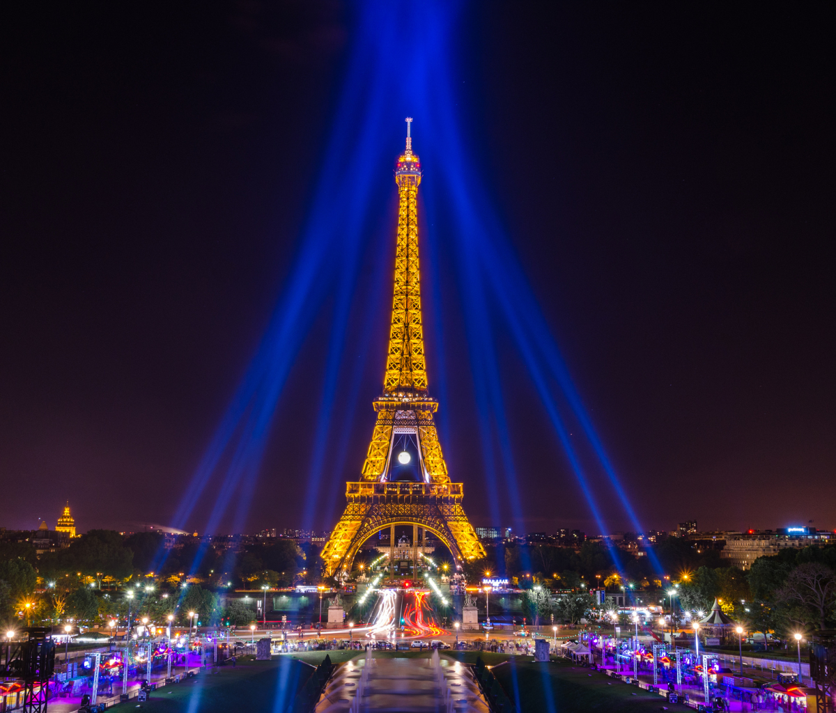 эйфелева башня в париже